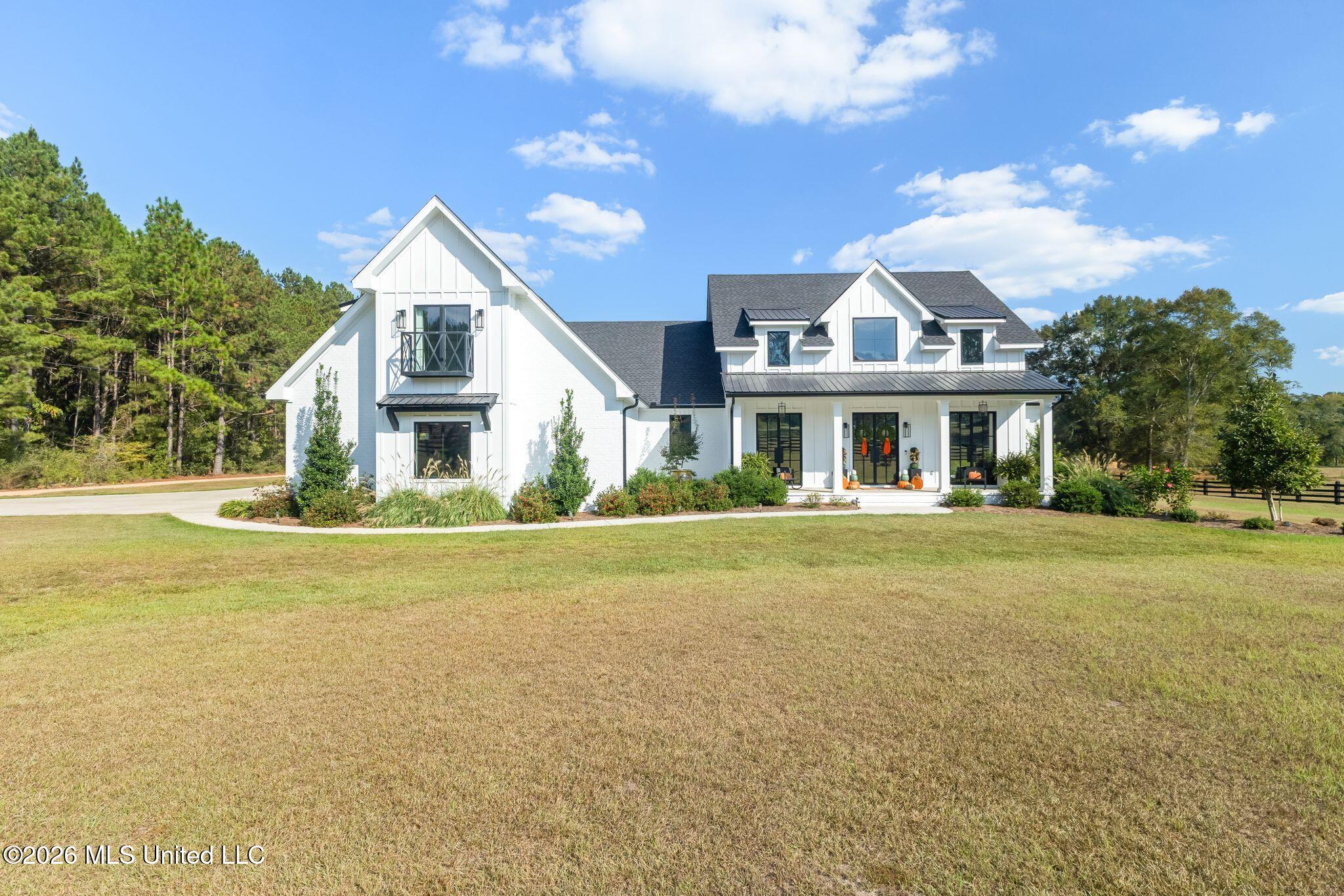 8 Grady Property Photo 1