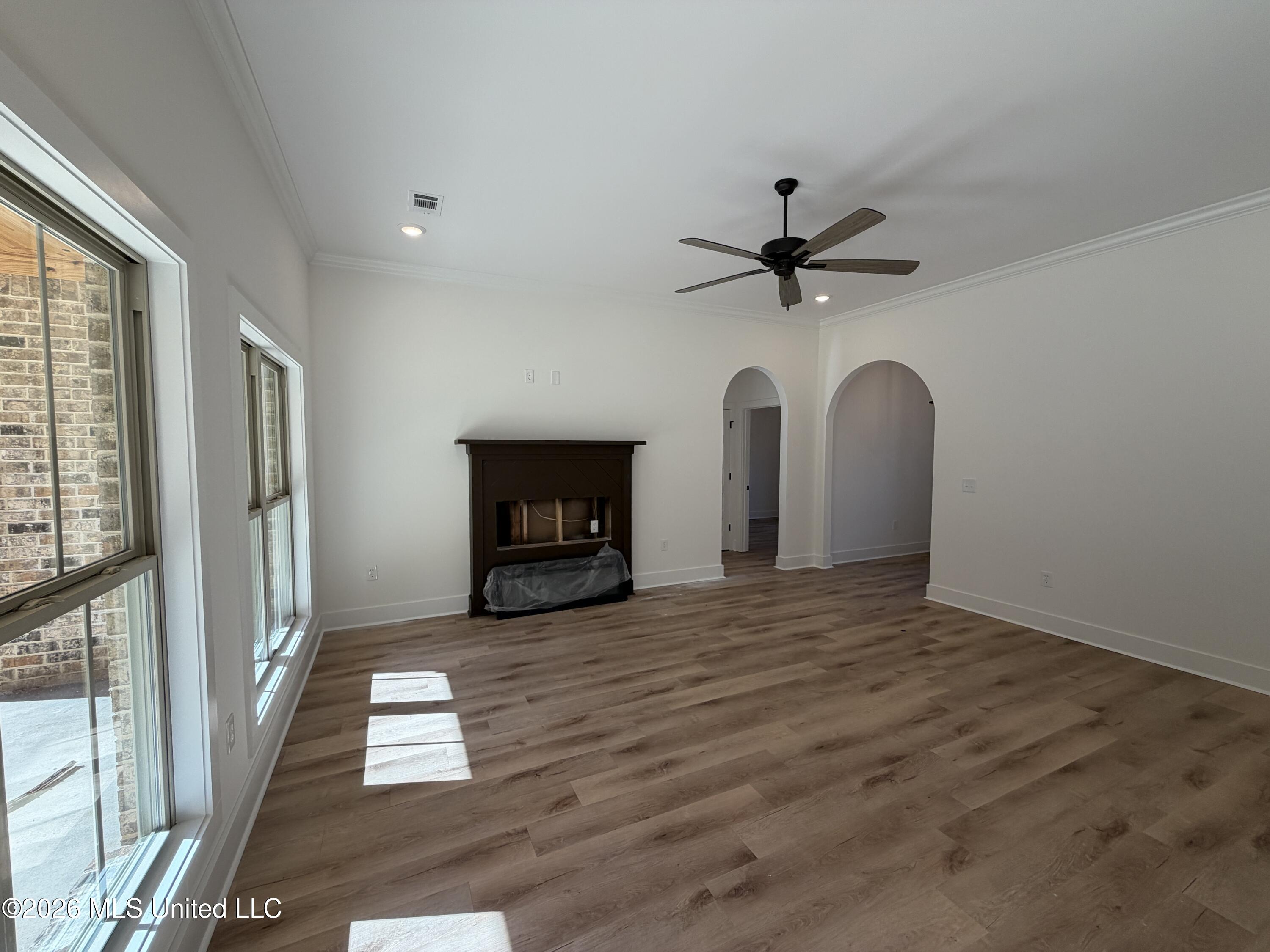 221 Anderson Oaks Drive Property Photo 6