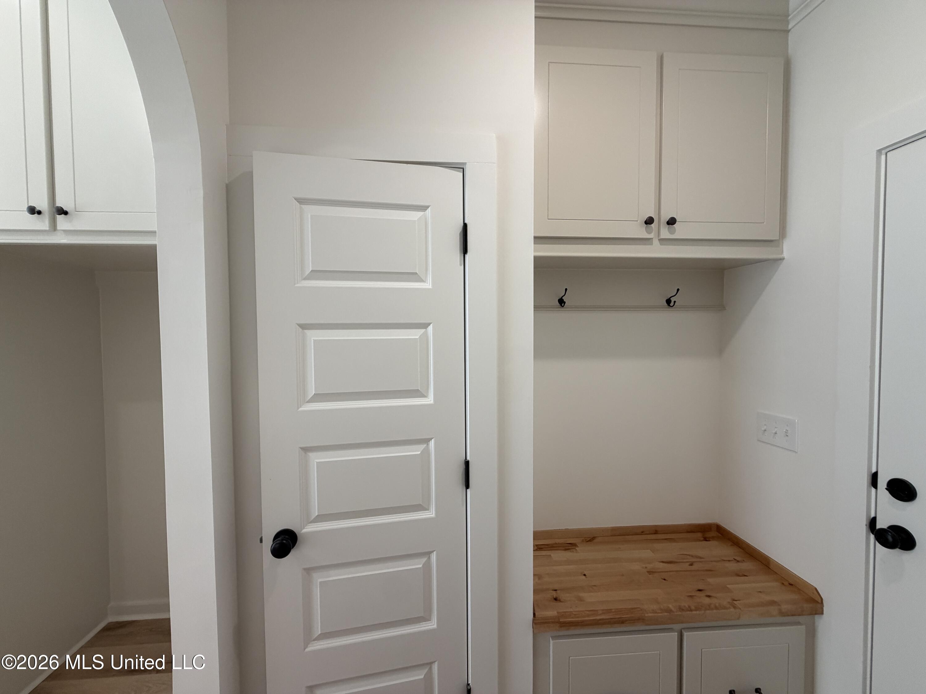 221 Anderson Oaks Drive Property Photo 14