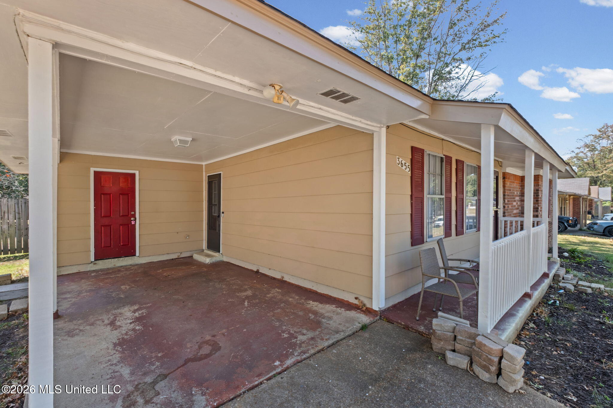 3655 Heathcliff Drive Property Photo 4