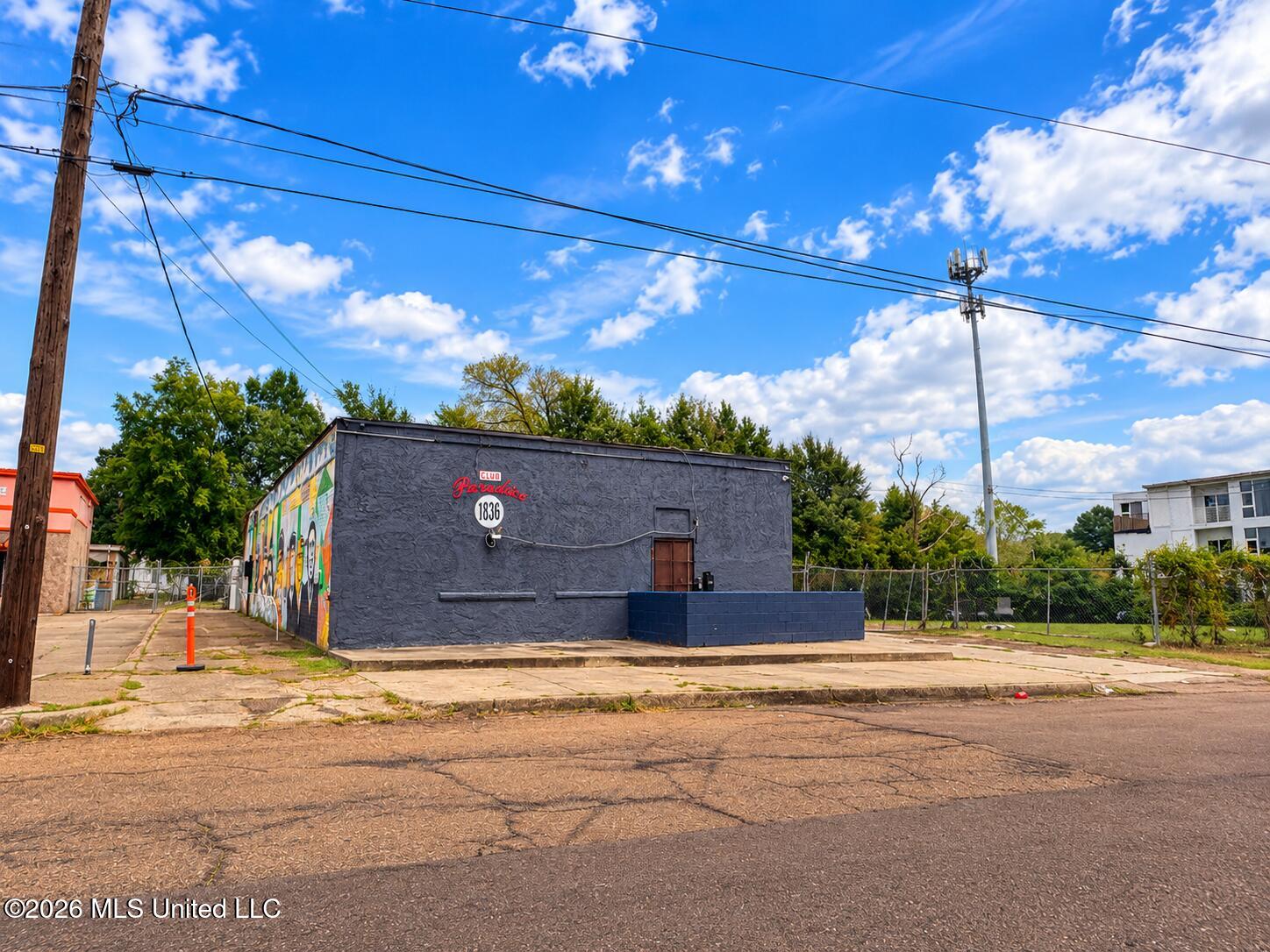 1836 N Mill Street Property Photo 2