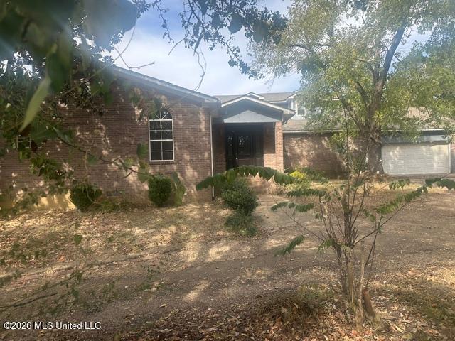 2864 Mcguffee Road Property Photo 1