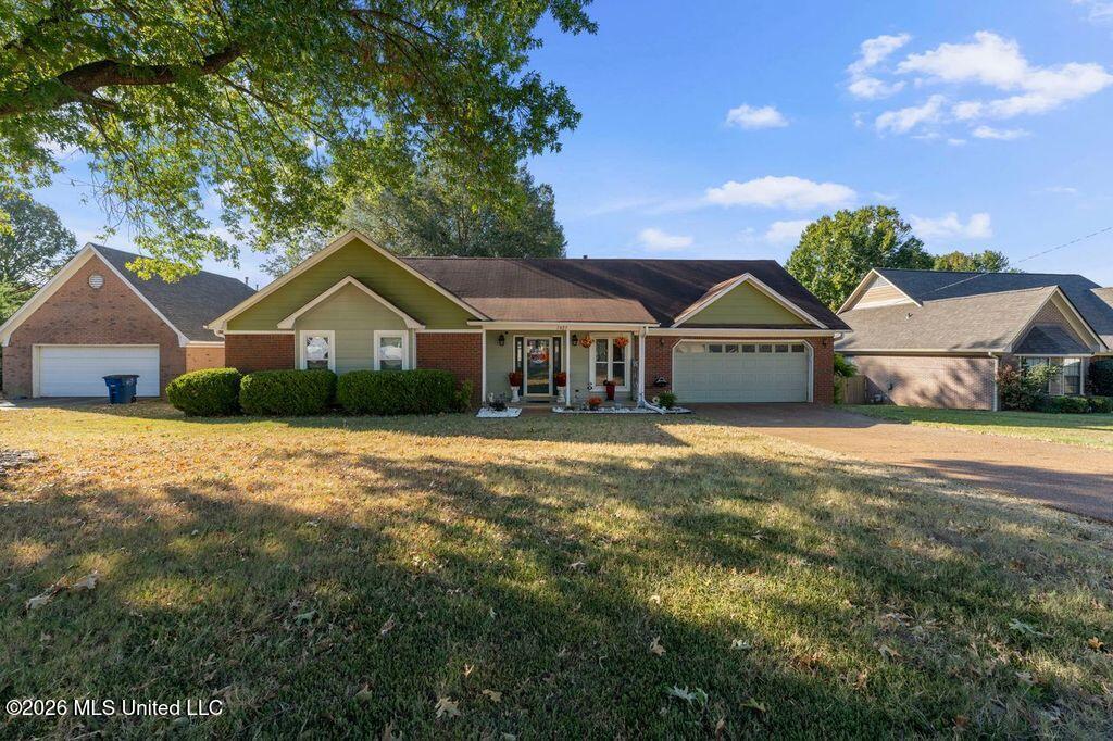 7427 Ivywood Lane Property Photo 1
