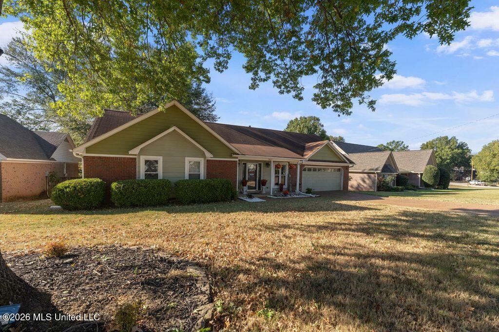7427 Ivywood Lane Property Photo 2