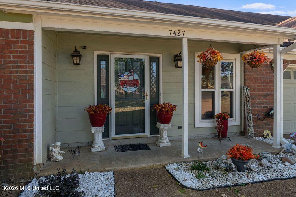 7427 Ivywood Lane Property Photo 3
