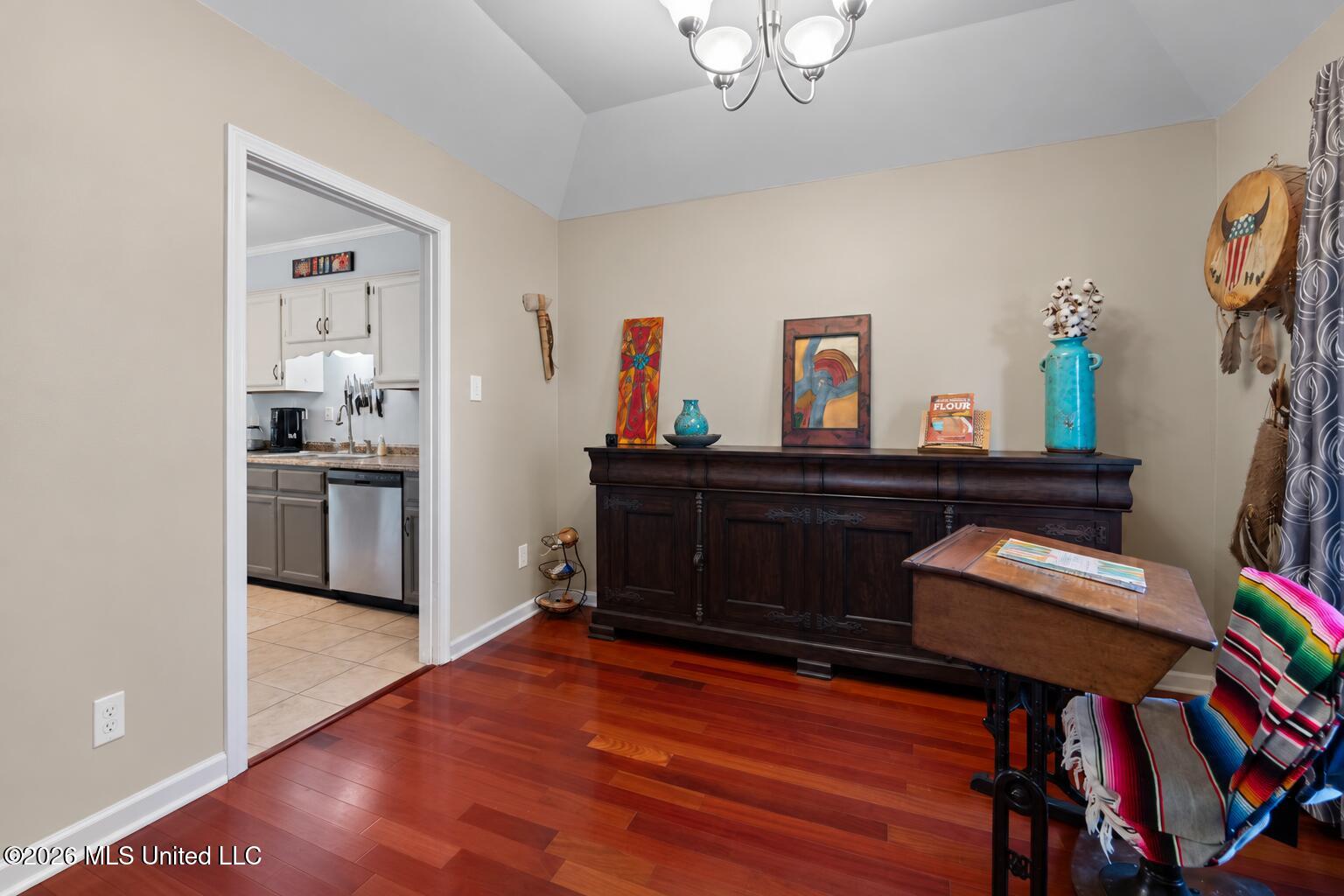 7427 Ivywood Lane Property Photo 10