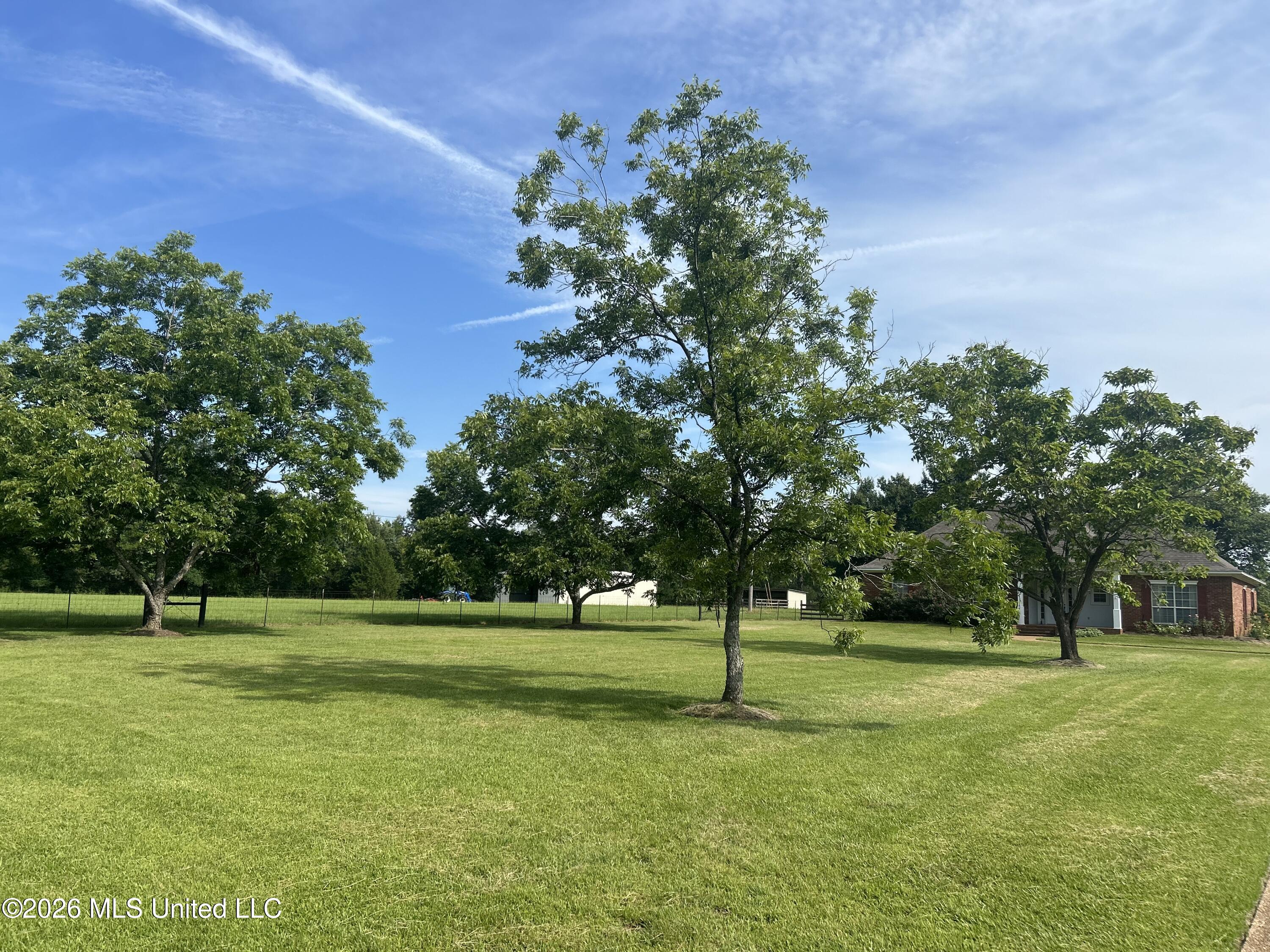 1 Green Acres Drive Property Photo 2