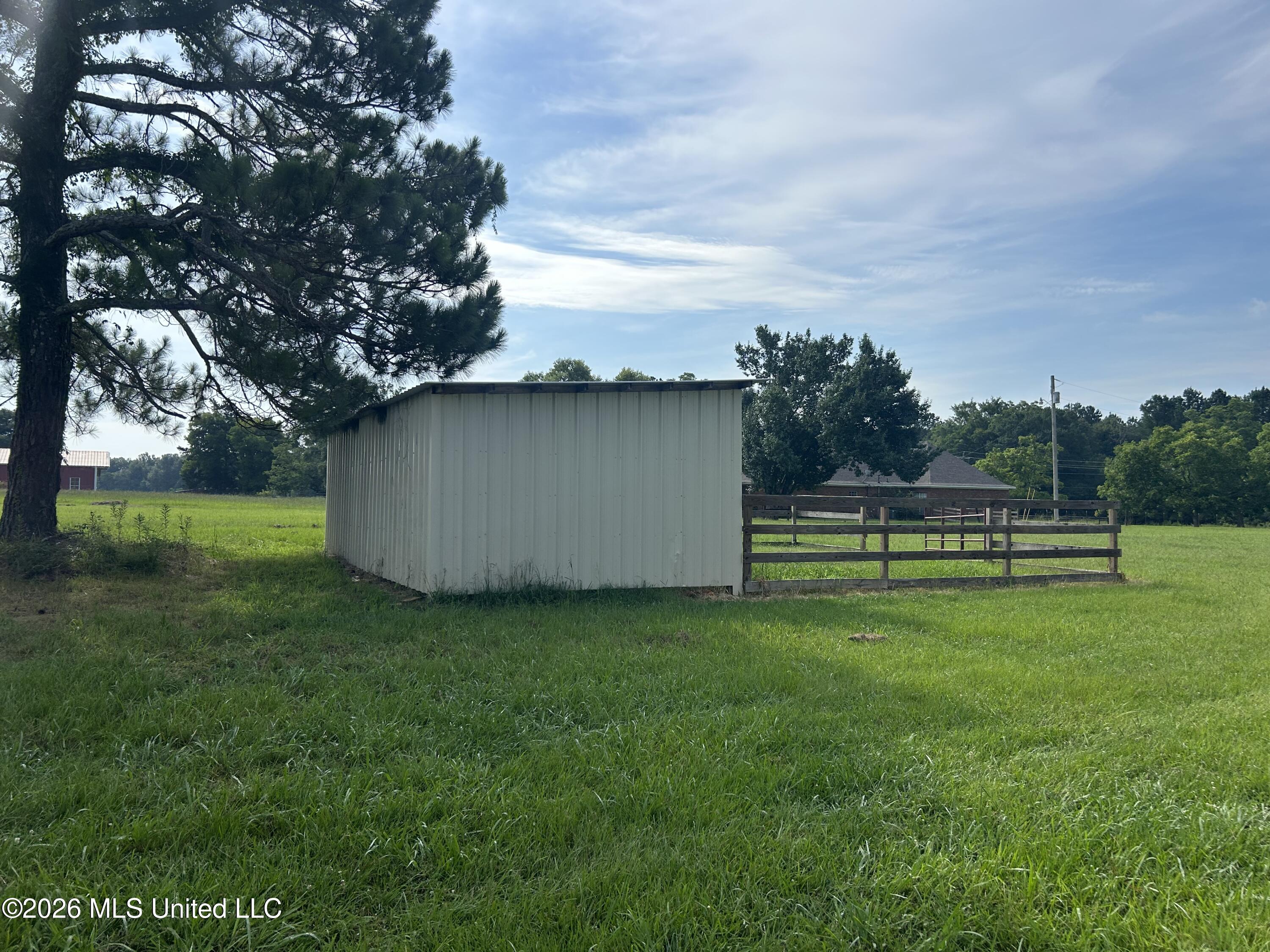 1 Green Acres Drive Property Photo 8