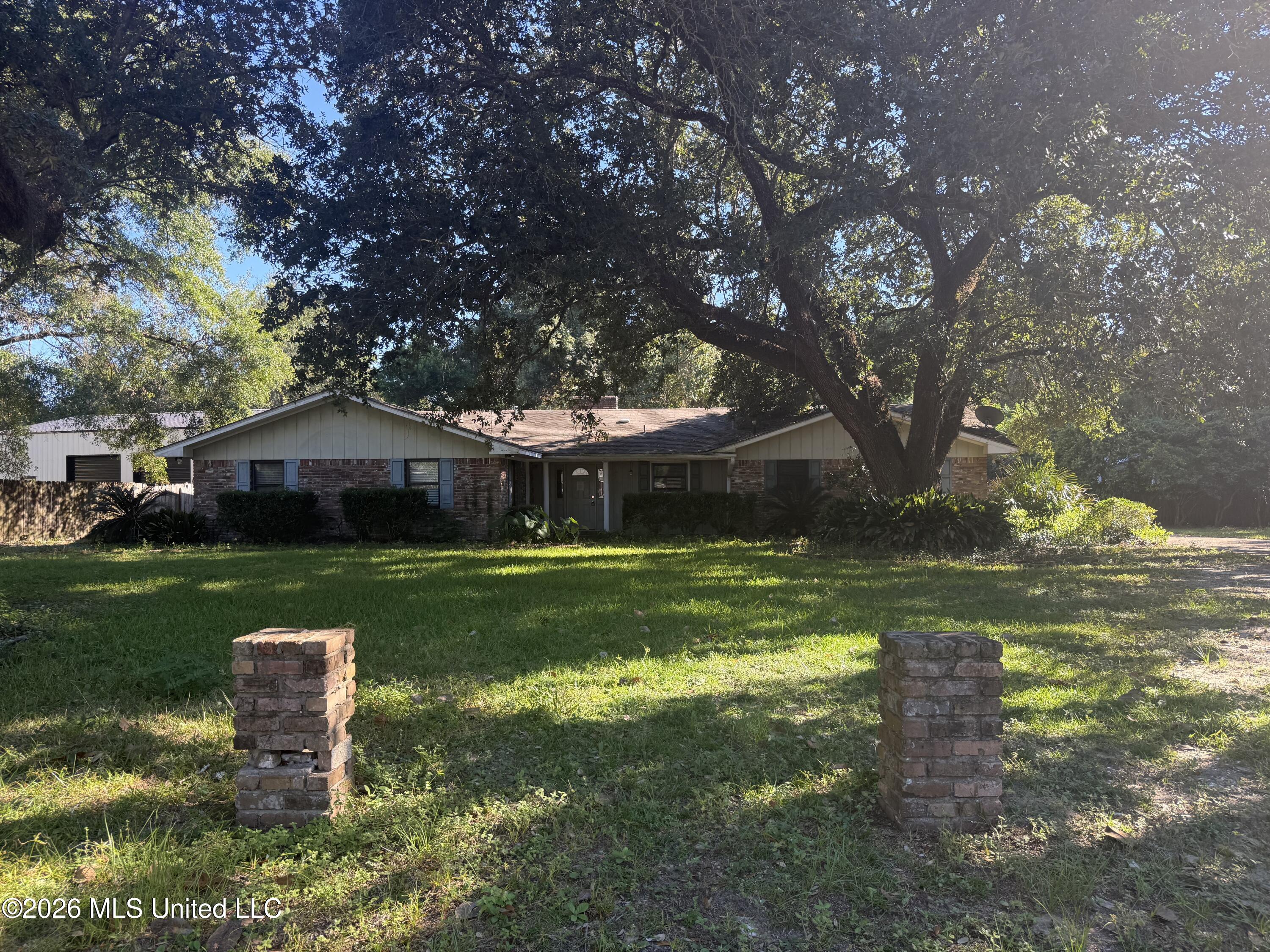 221 24th Street Property Photo 1