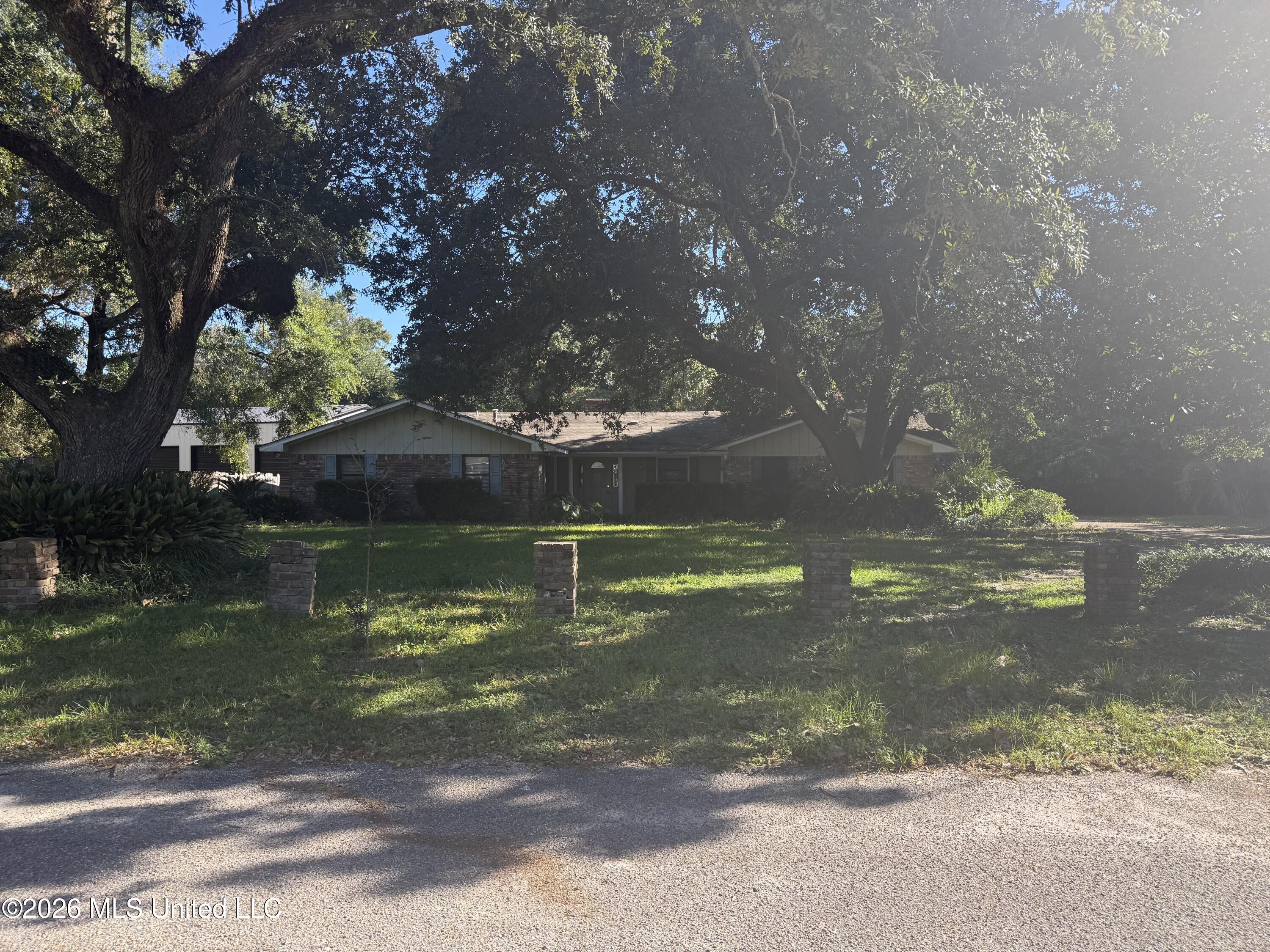221 24th Street Property Photo 2