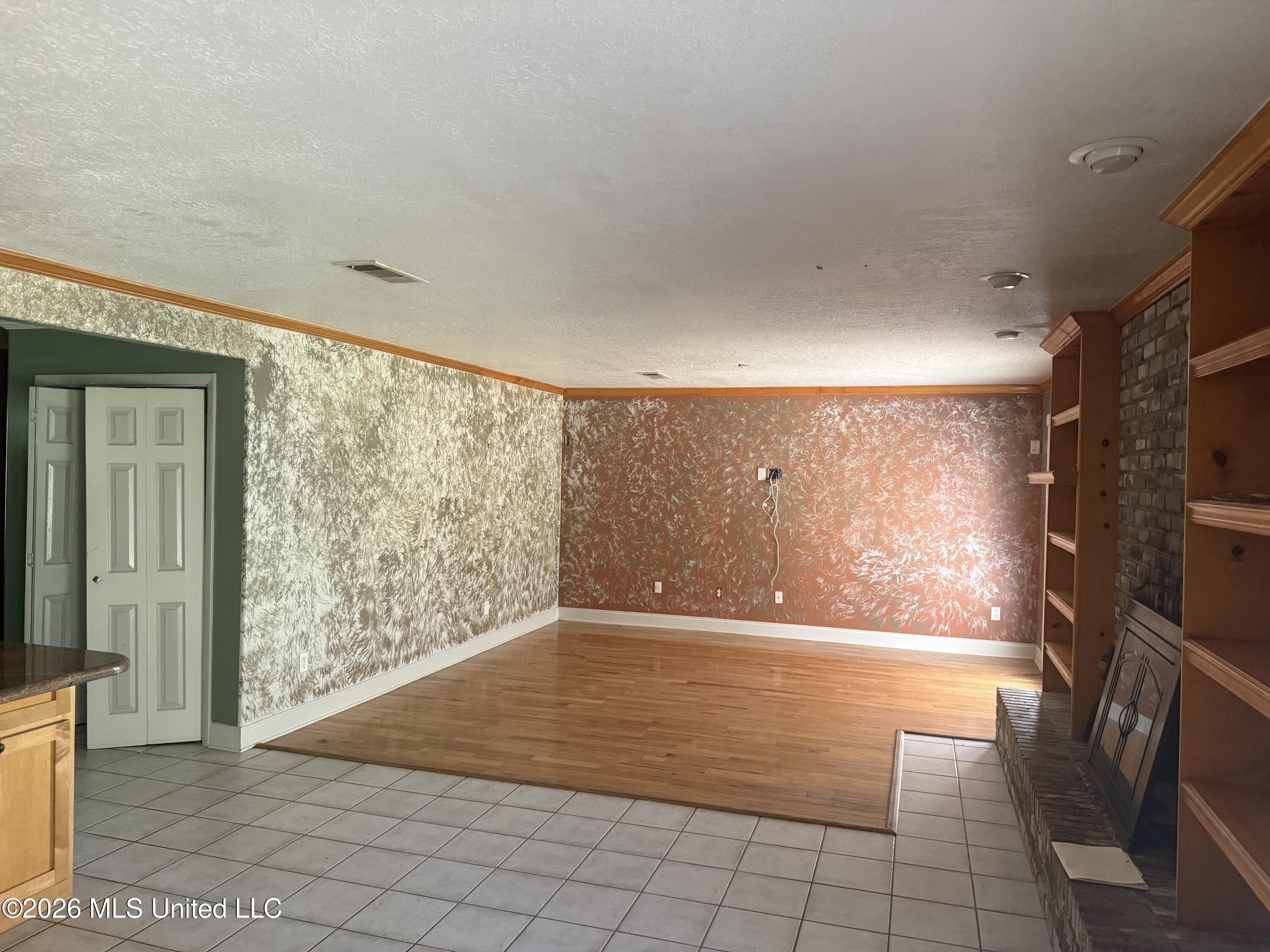 221 24th Street Property Photo 4