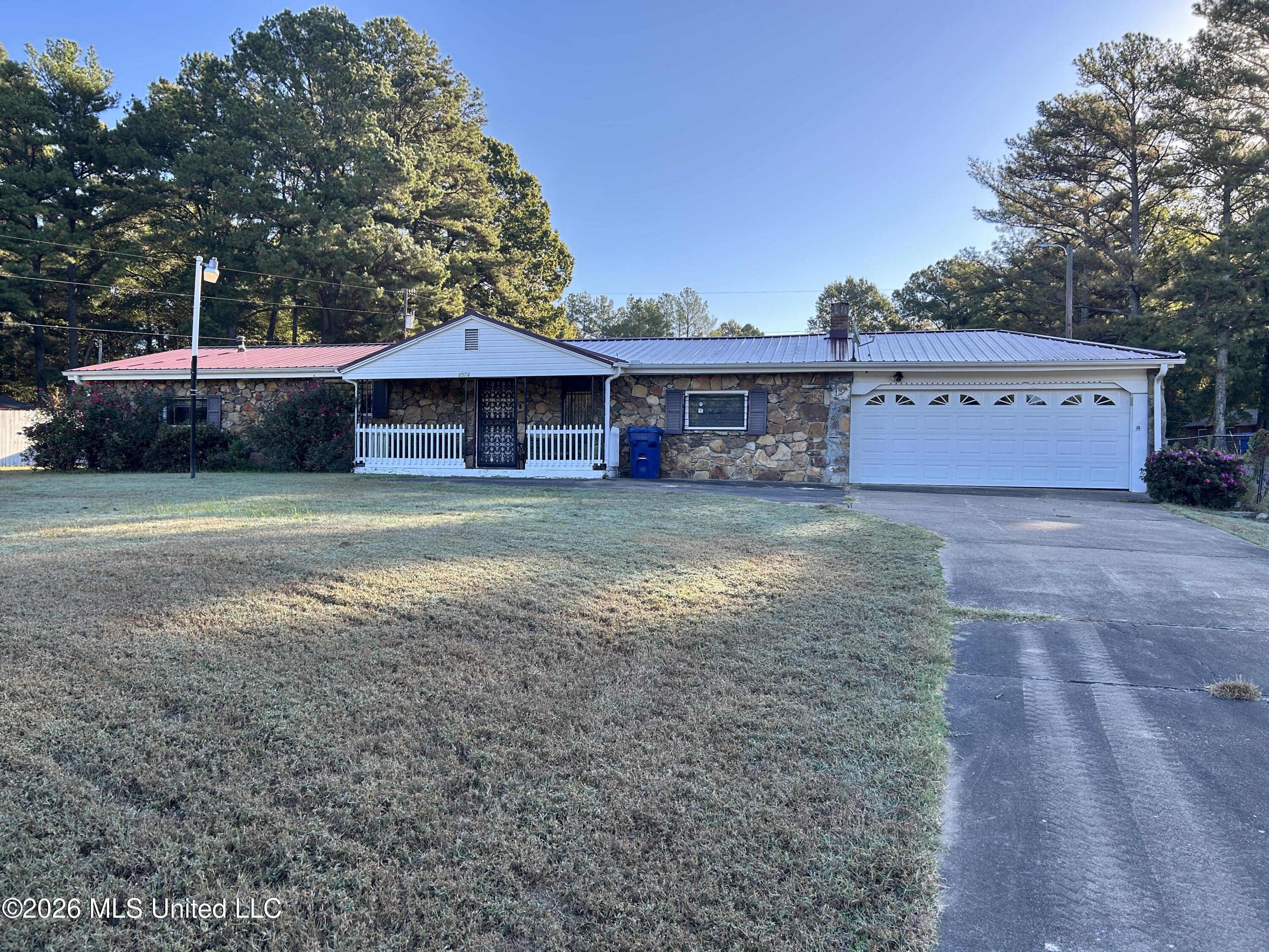 1574 Red Banks Road Property Photo 1