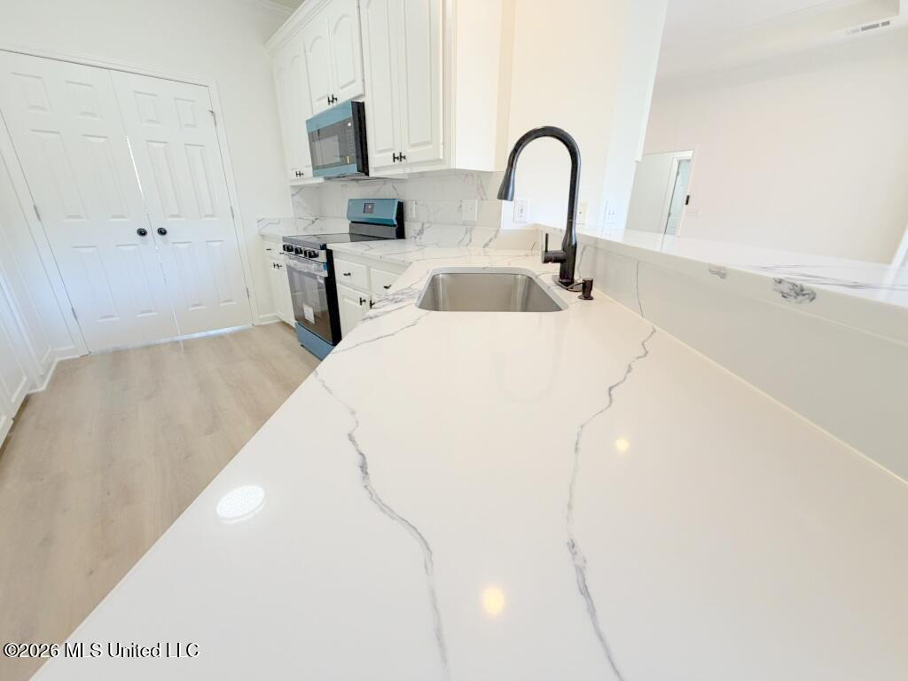 356 Pinewood Lane Property Photo 4