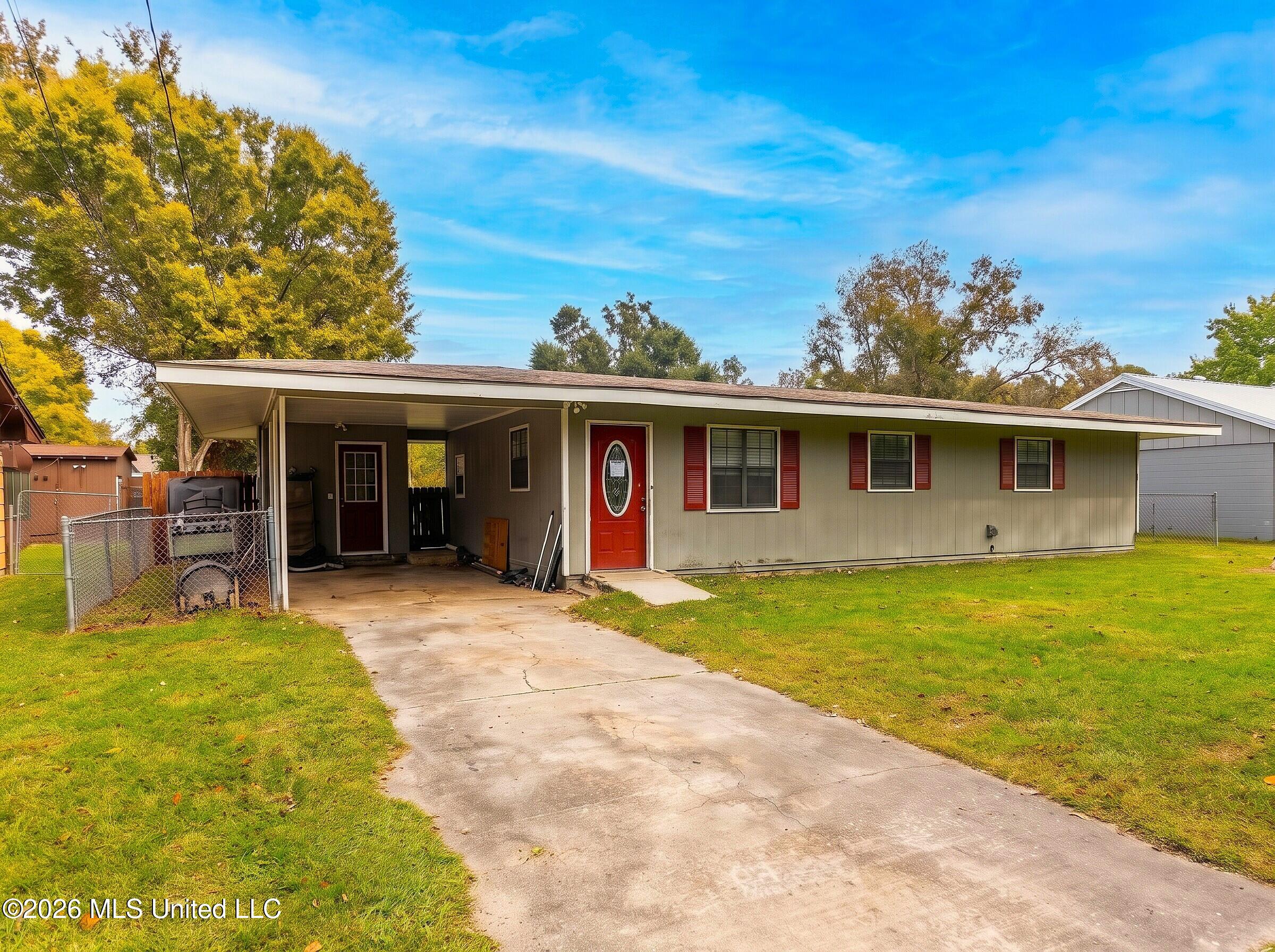 205 Willow Drive Property Photo 1