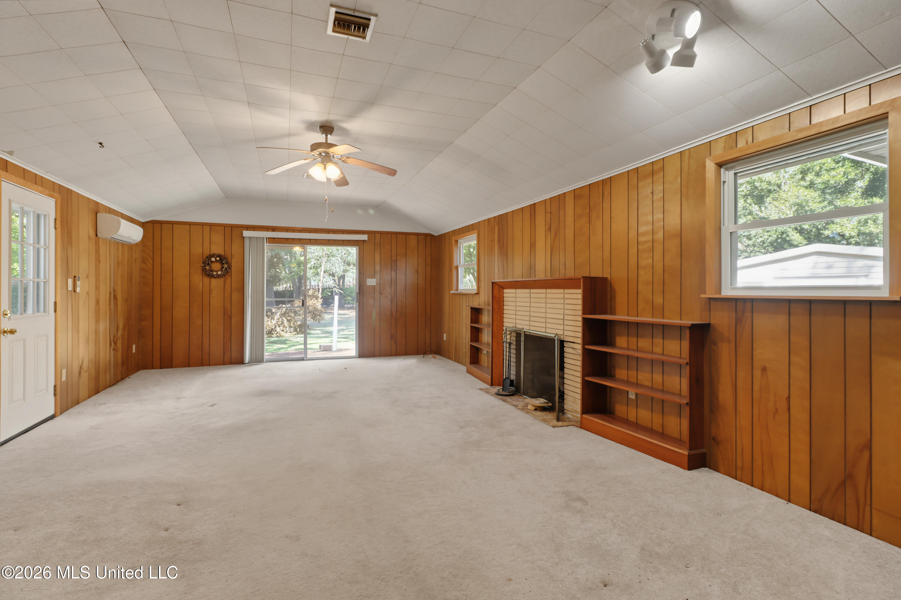 395 Oaklawn Place Property Photo 9