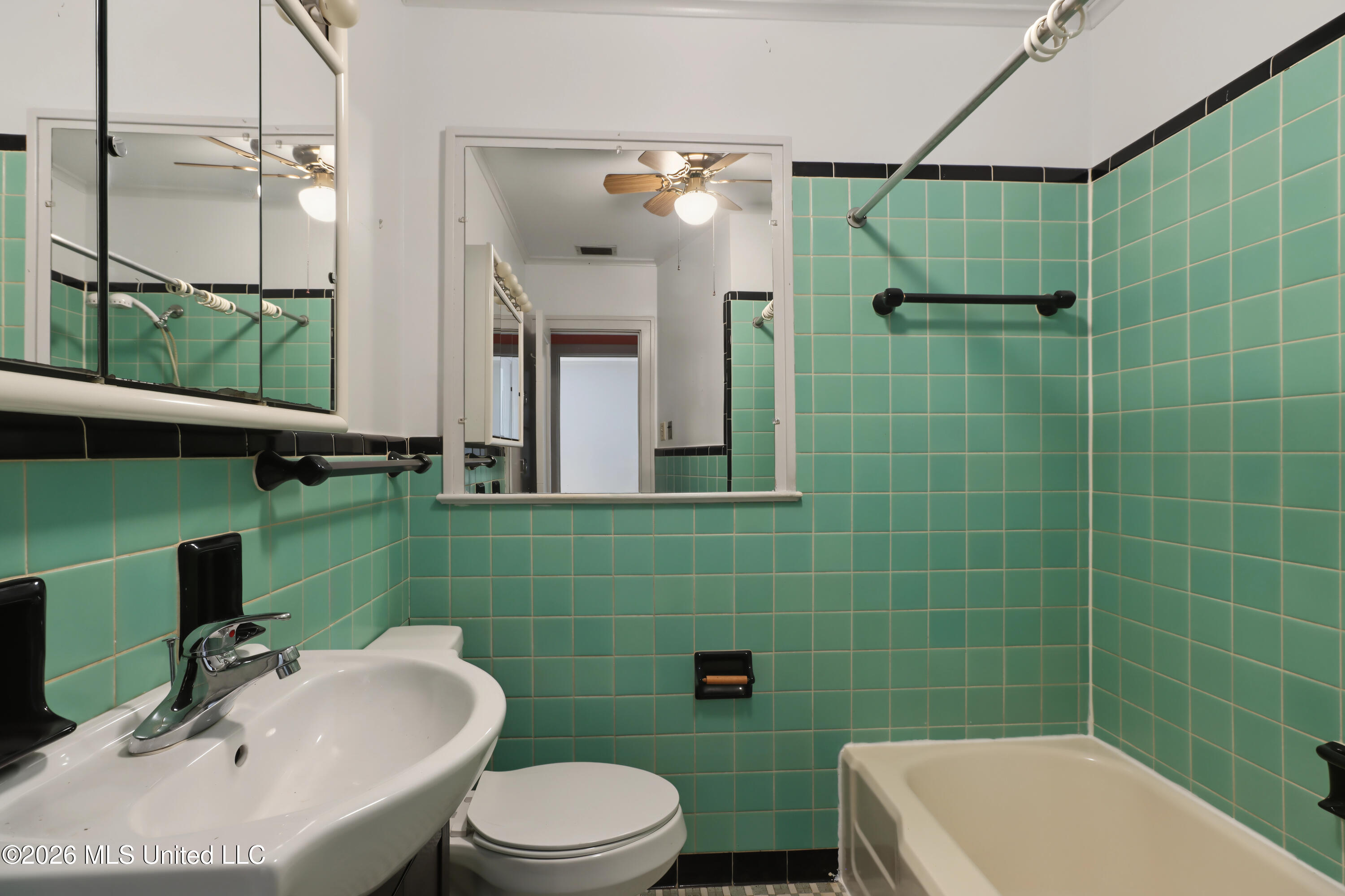 395 Oaklawn Place Property Photo 13