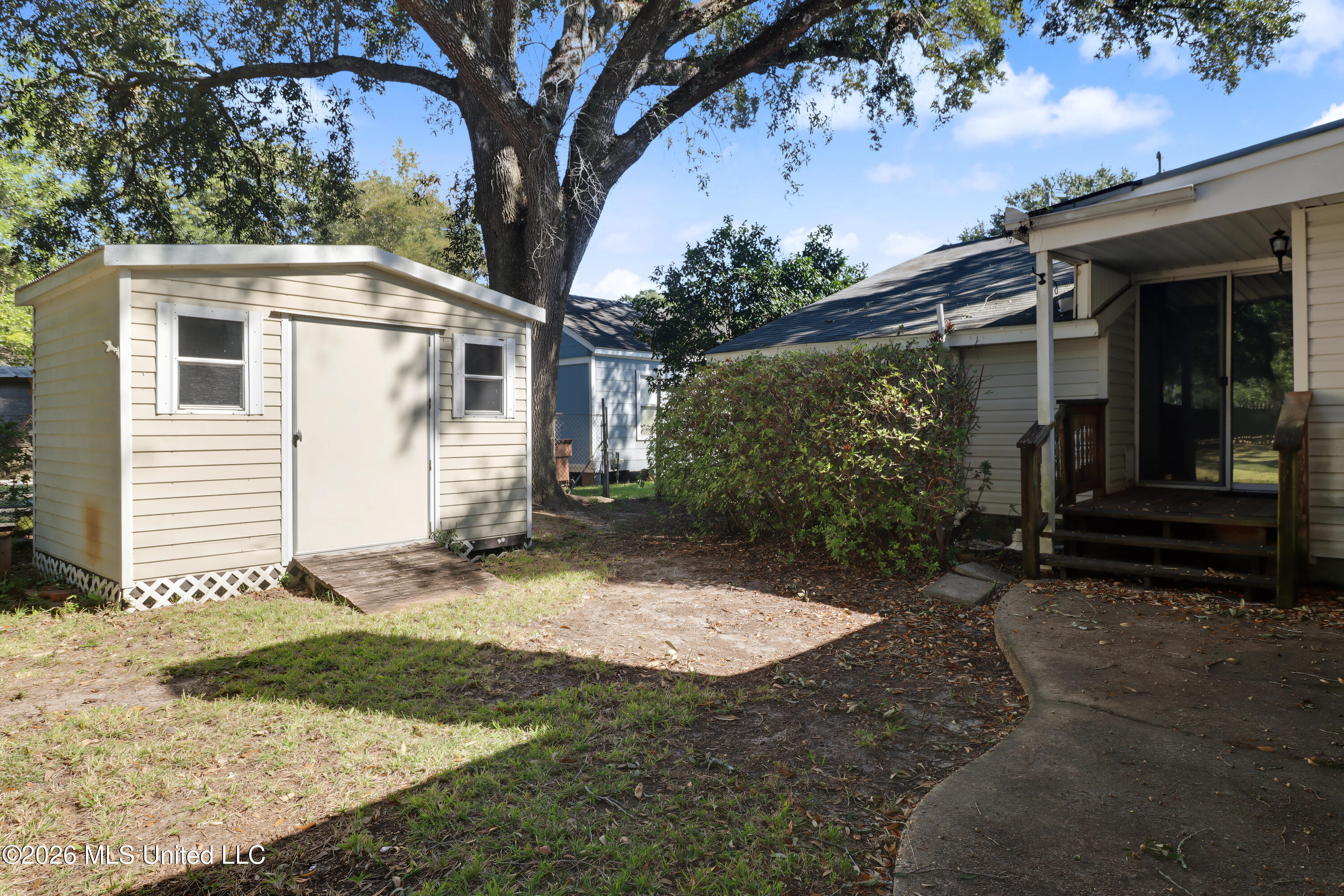 395 Oaklawn Place Property Photo 21