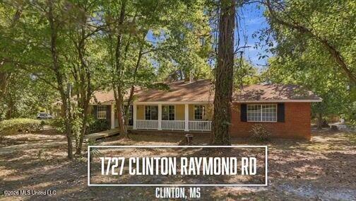 1727 Clinton Raymond Road Property Photo 1