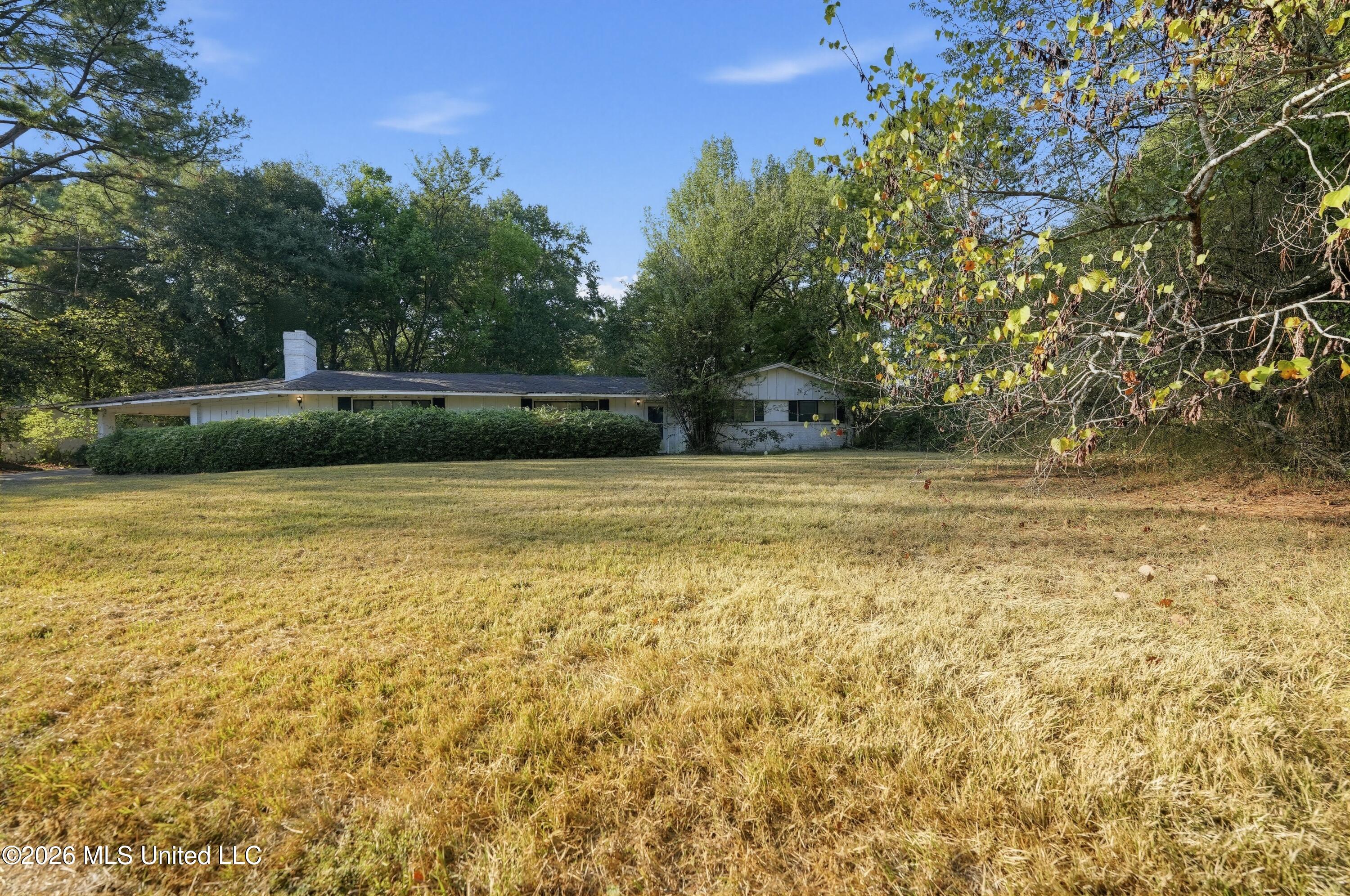 305 Sun Drive Property Photo 3