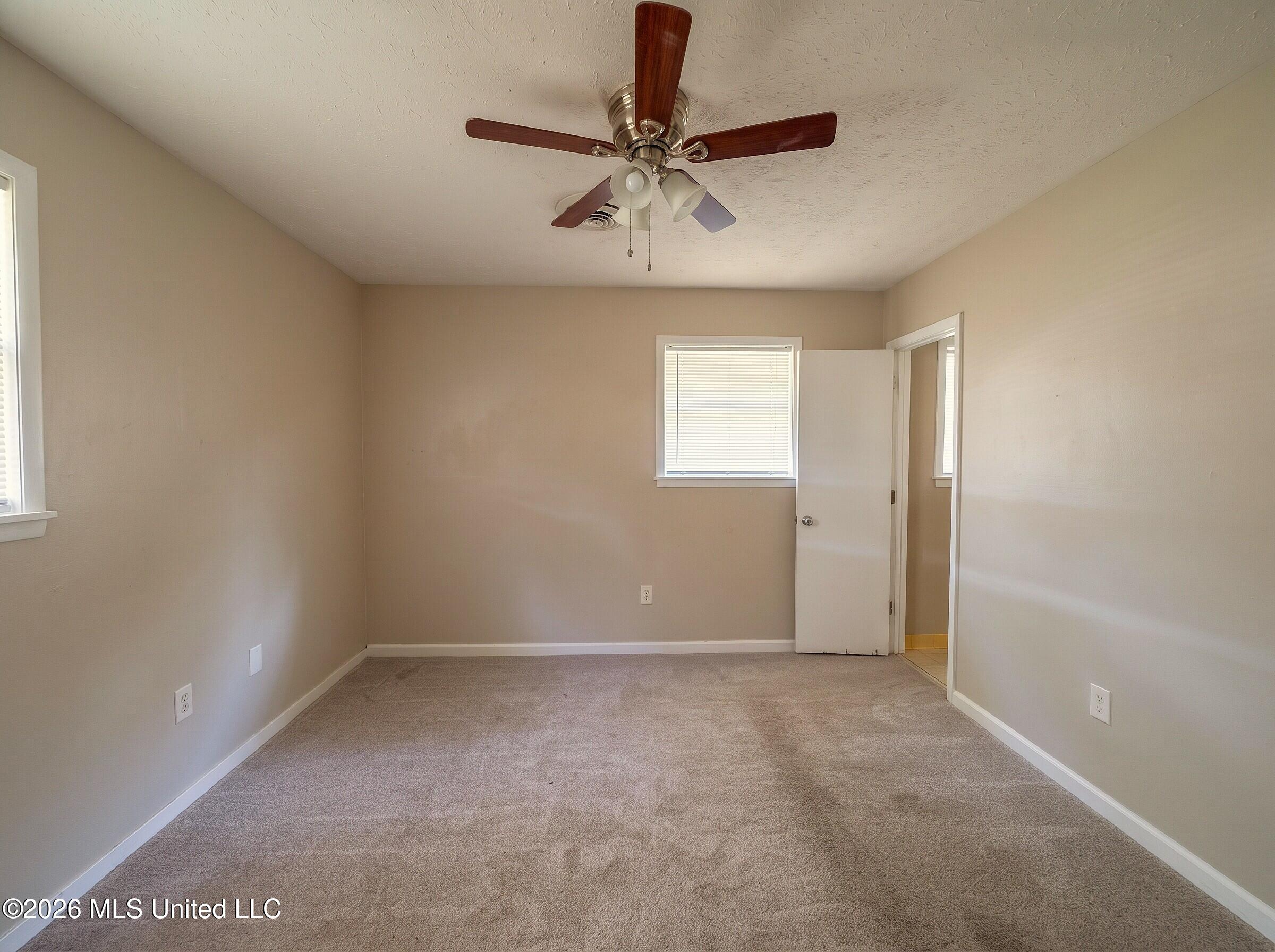 106 Beaumont Circle Property Photo 6