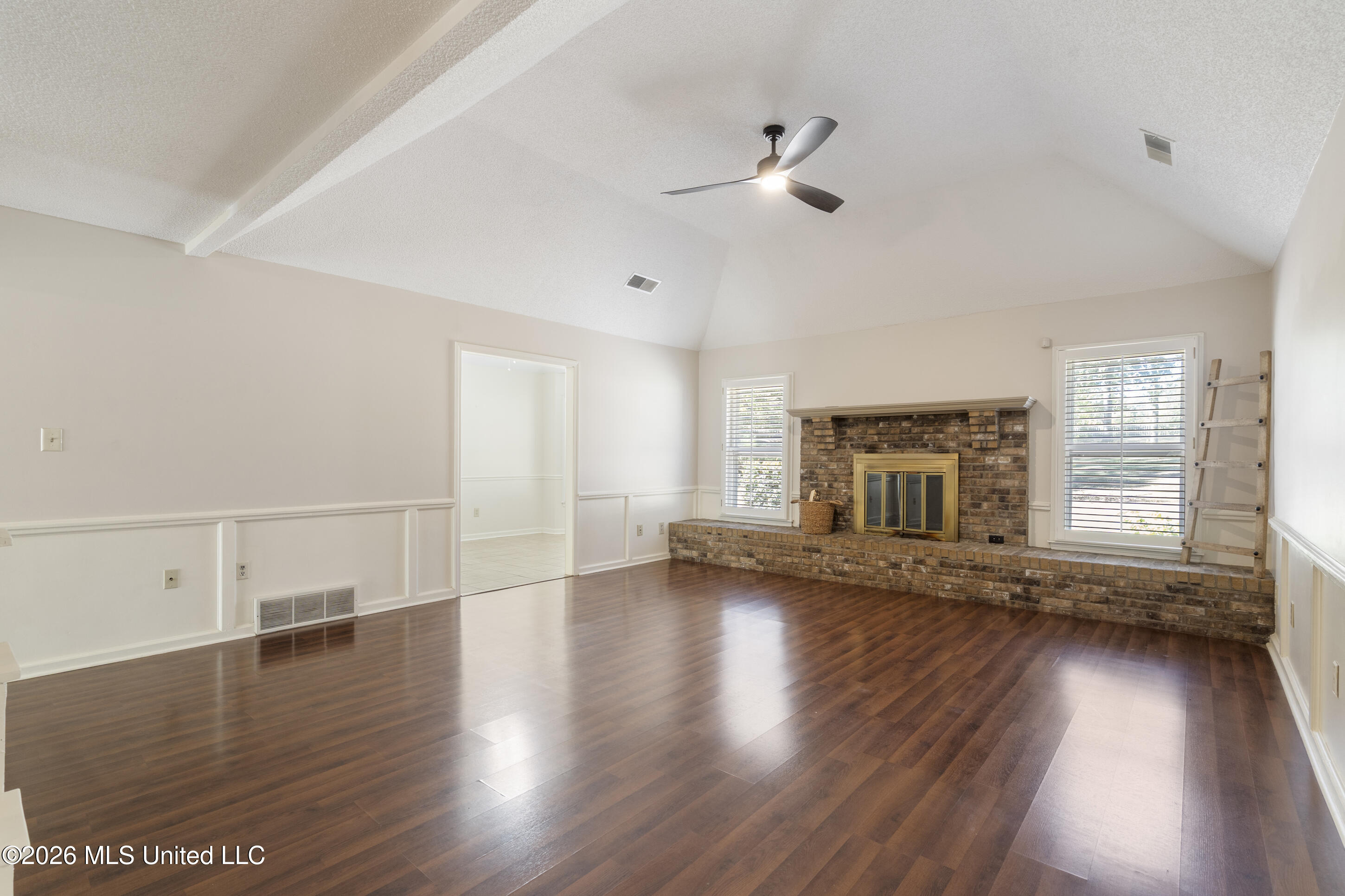 1571 Single Tree Drive Property Photo 6