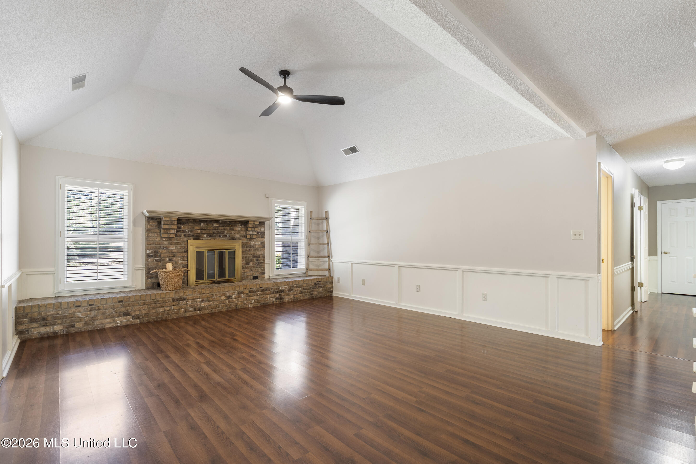 1571 Single Tree Drive Property Photo 7