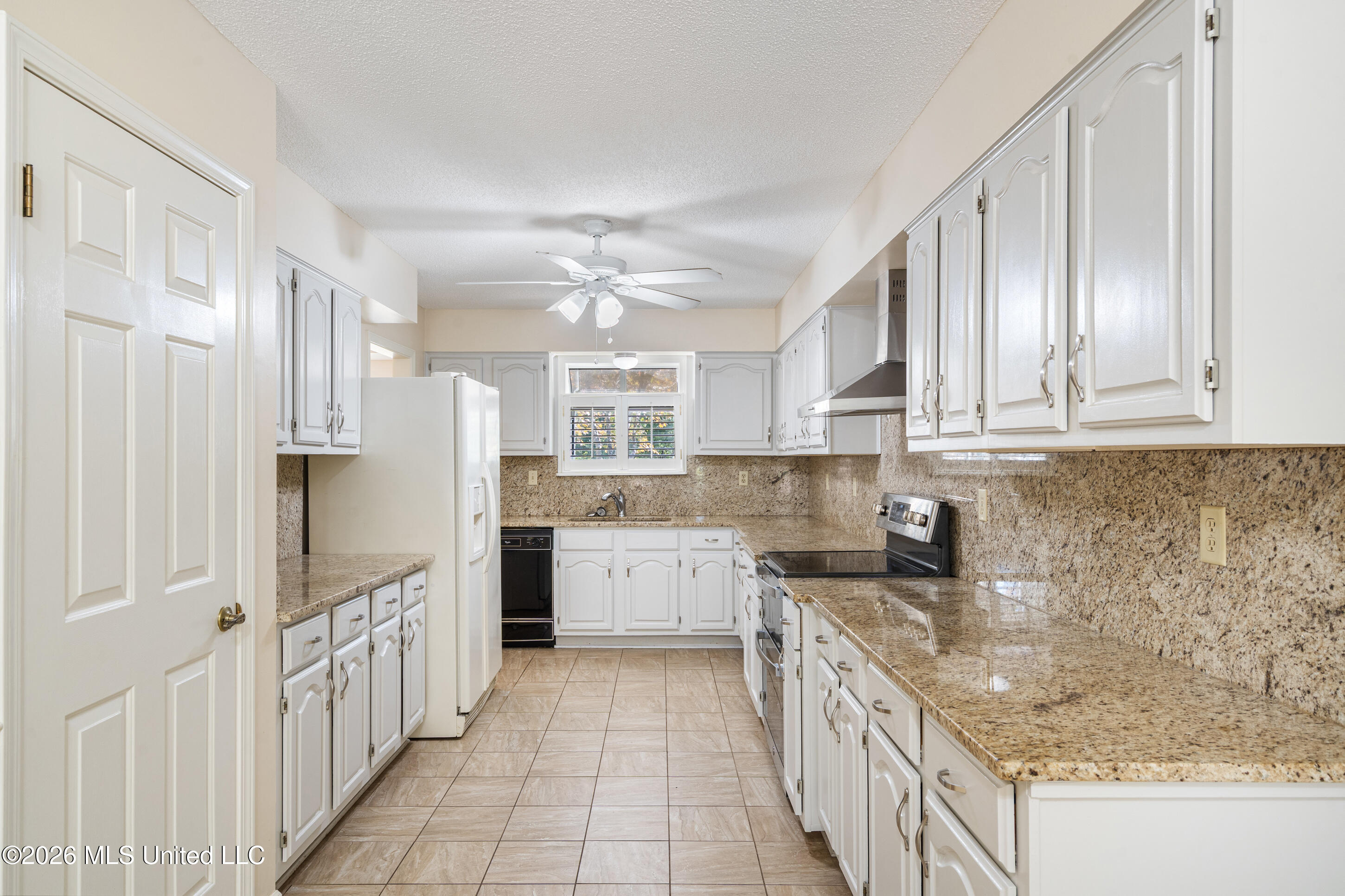 1571 Single Tree Drive Property Photo 11