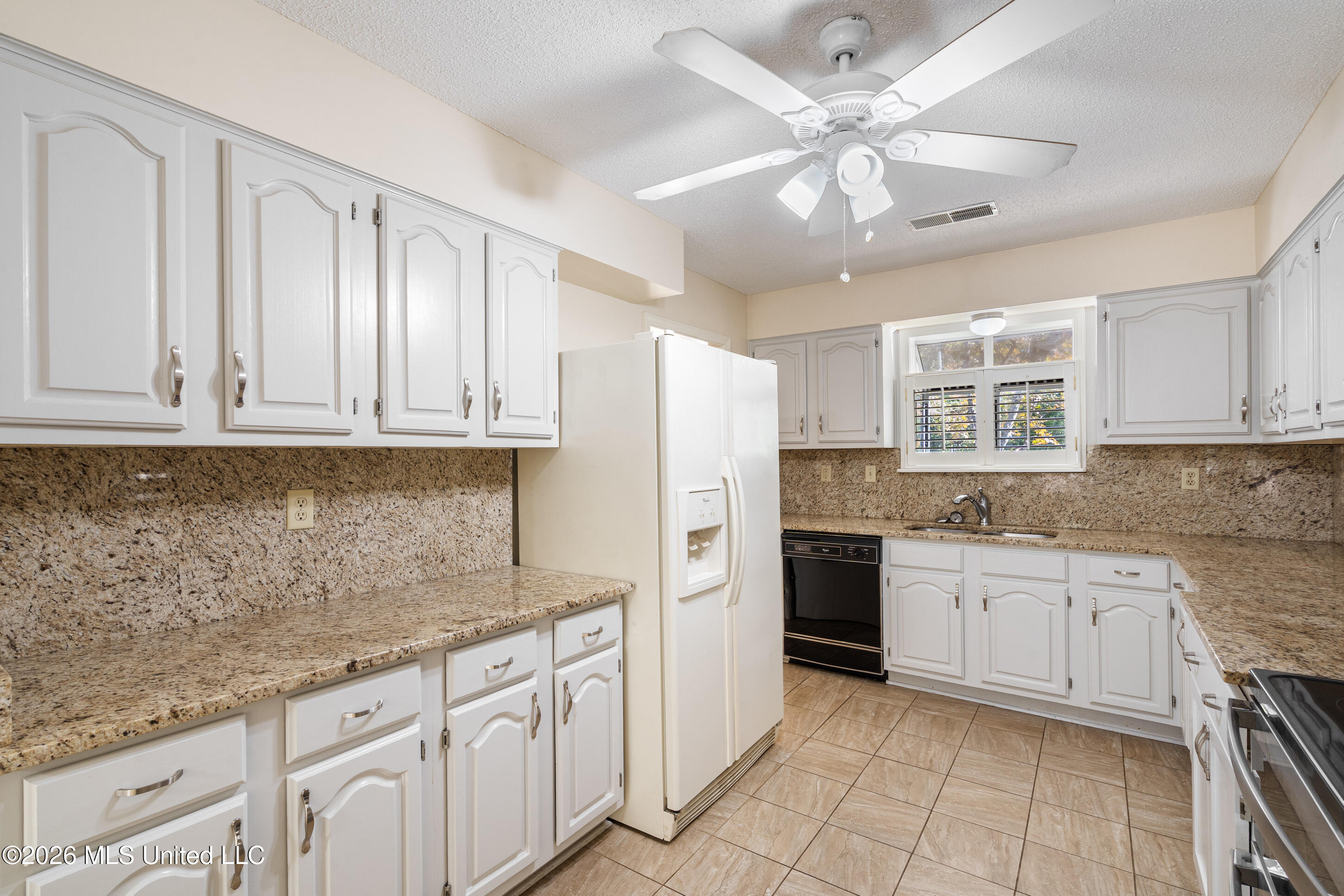 1571 Single Tree Drive Property Photo 13