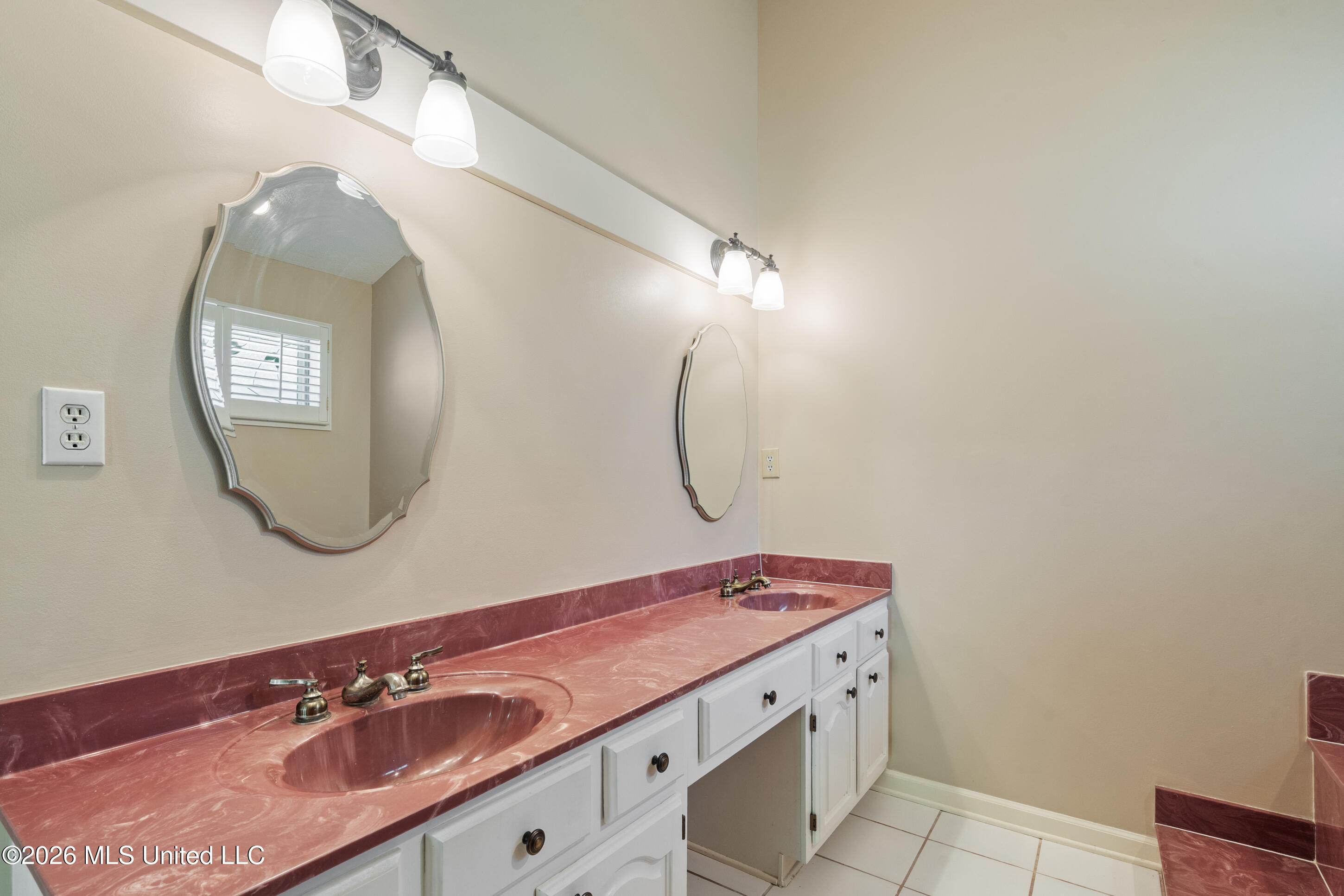 1571 Single Tree Drive Property Photo 16