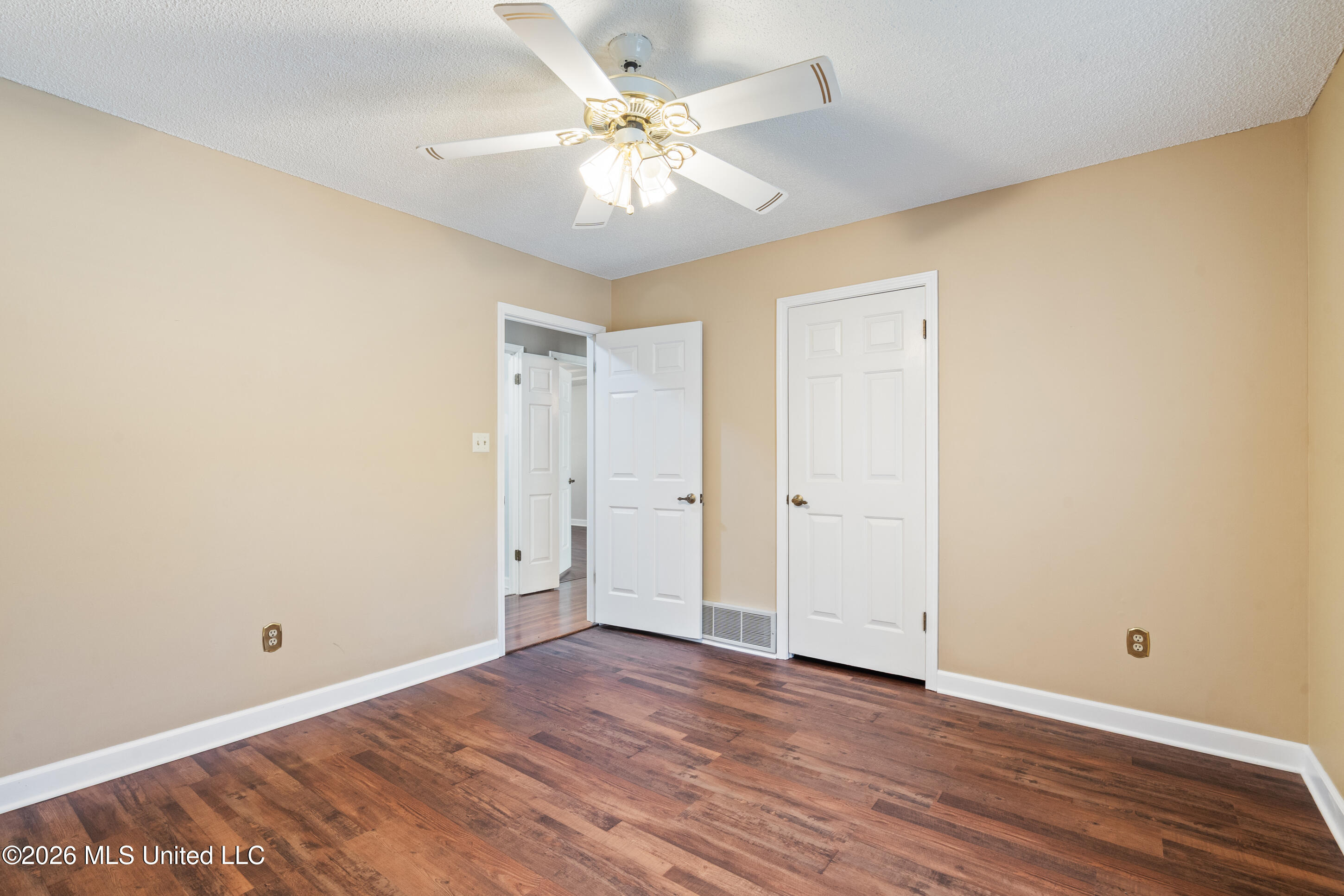 1571 Single Tree Drive Property Photo 20