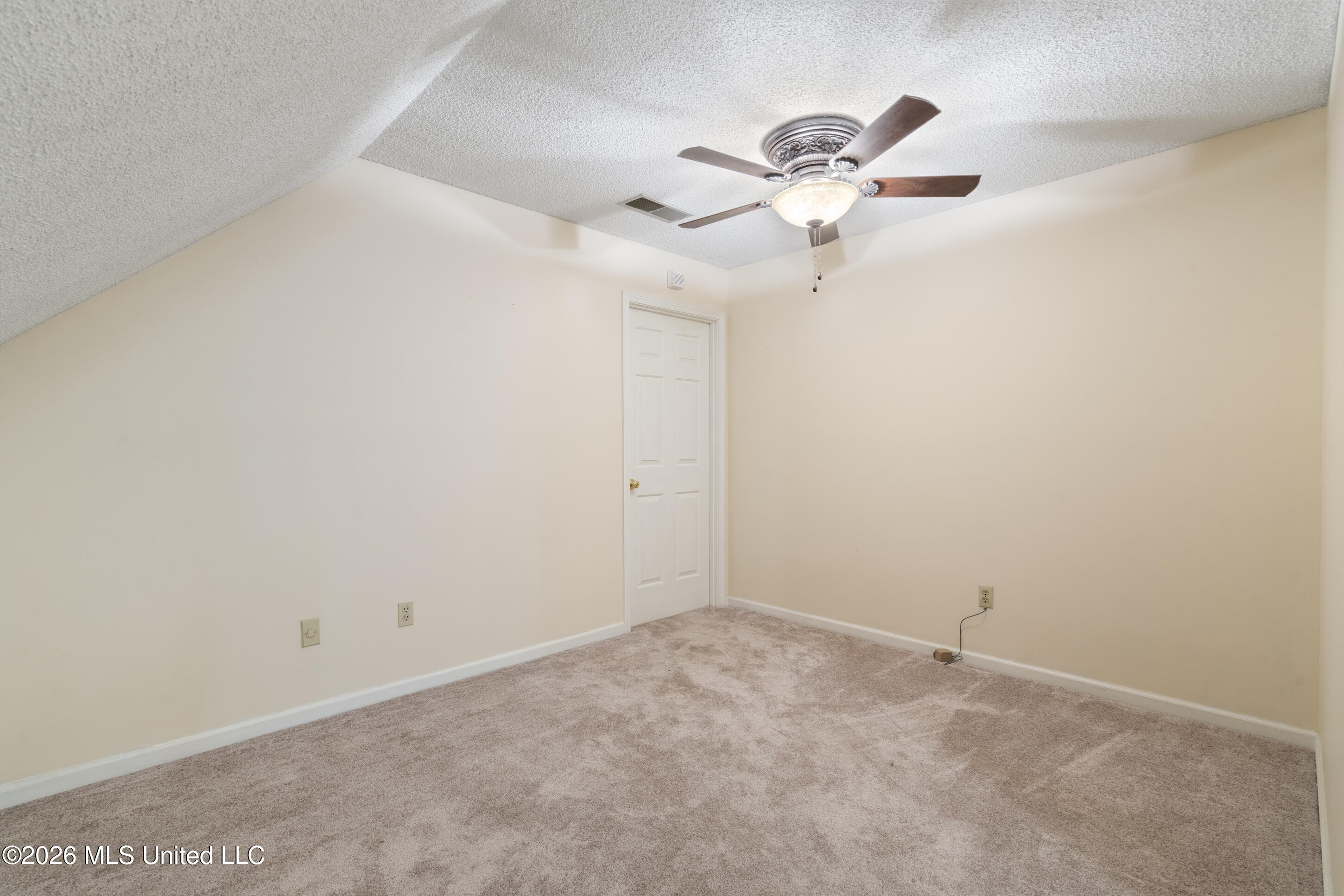 1571 Single Tree Drive Property Photo 24