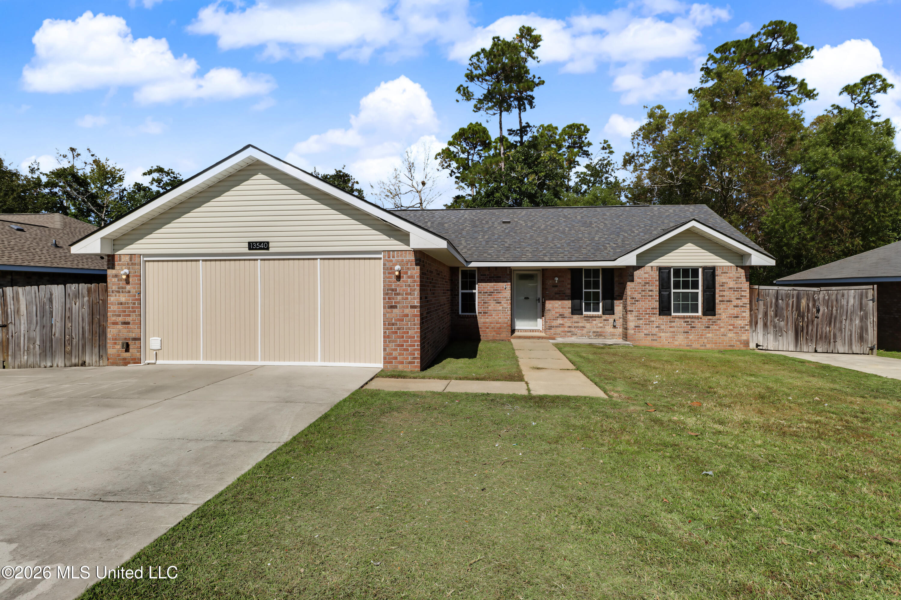 13540 Huntington Circle Property Photo 1