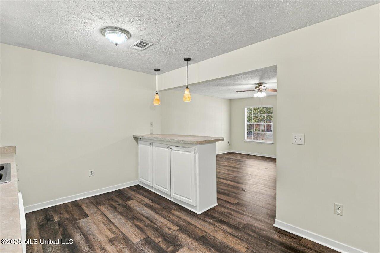 748 Sandy Lane Property Photo 7