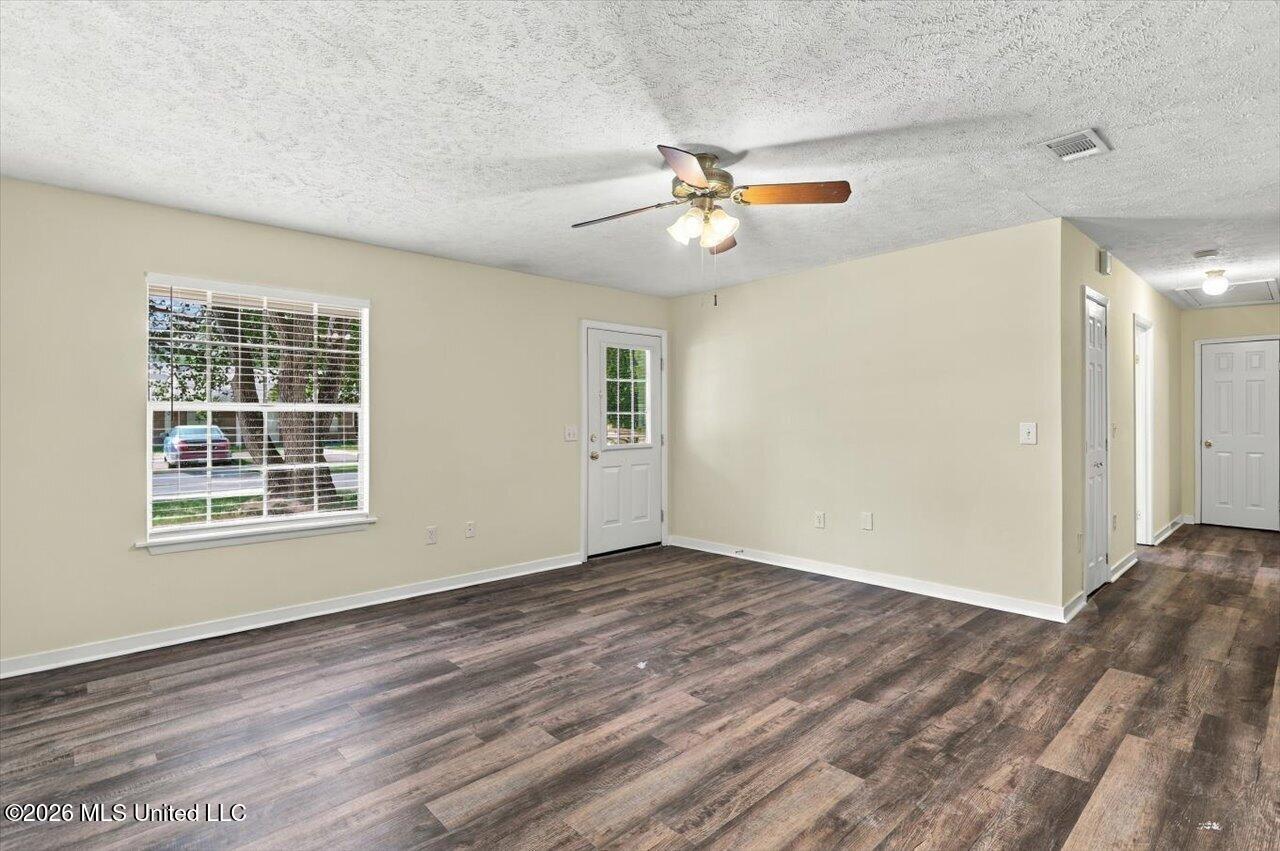 748 Sandy Lane Property Photo 10