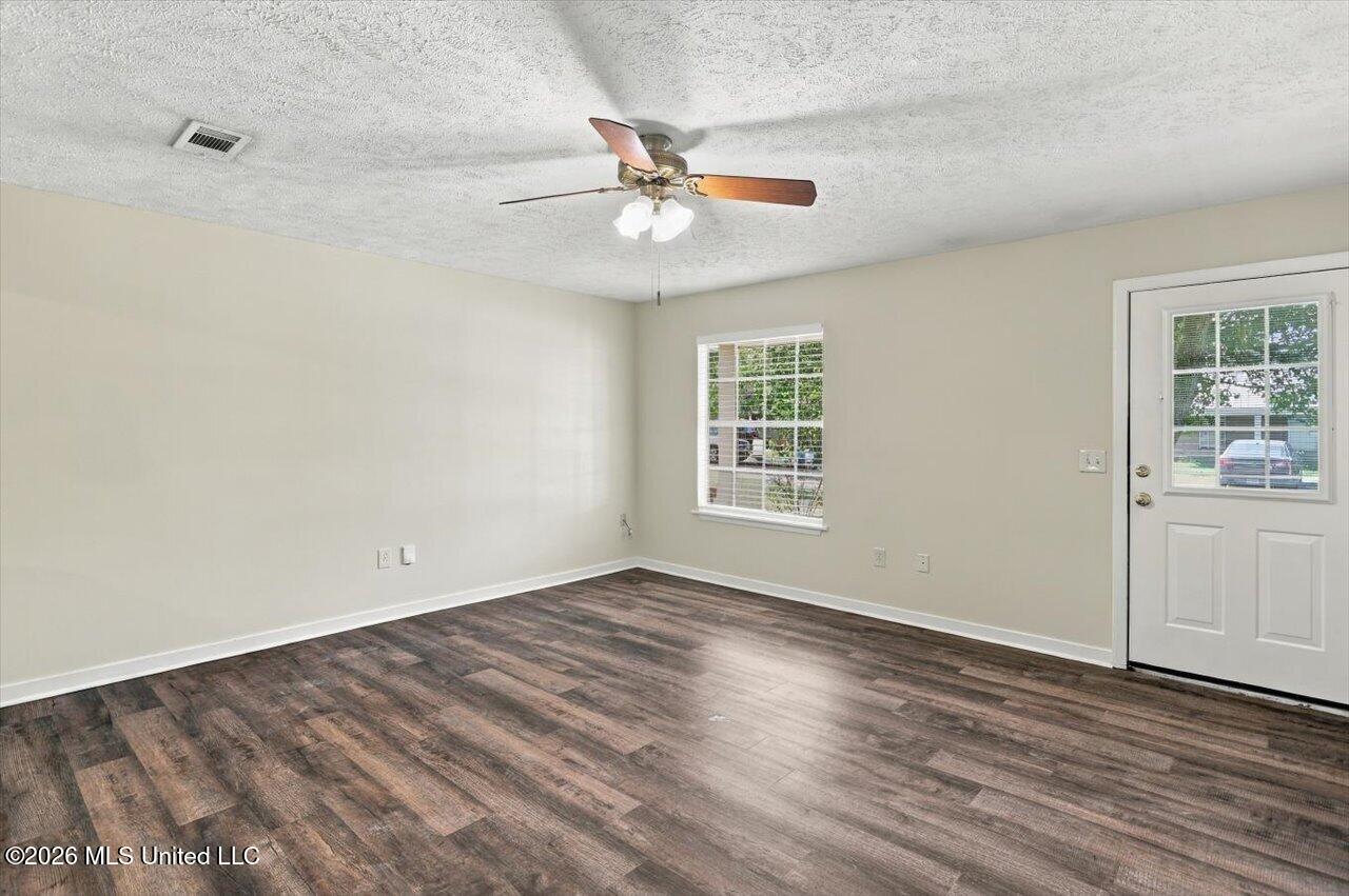 748 Sandy Lane Property Photo 12