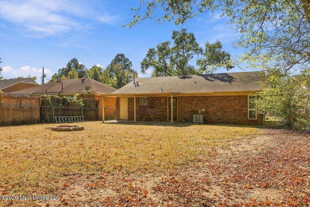 748 Sandy Lane Property Photo 22