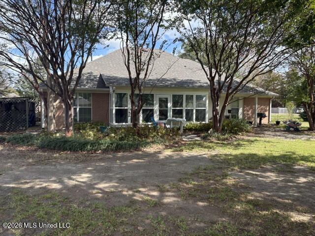 203 Shaw Cove Property Photo 3