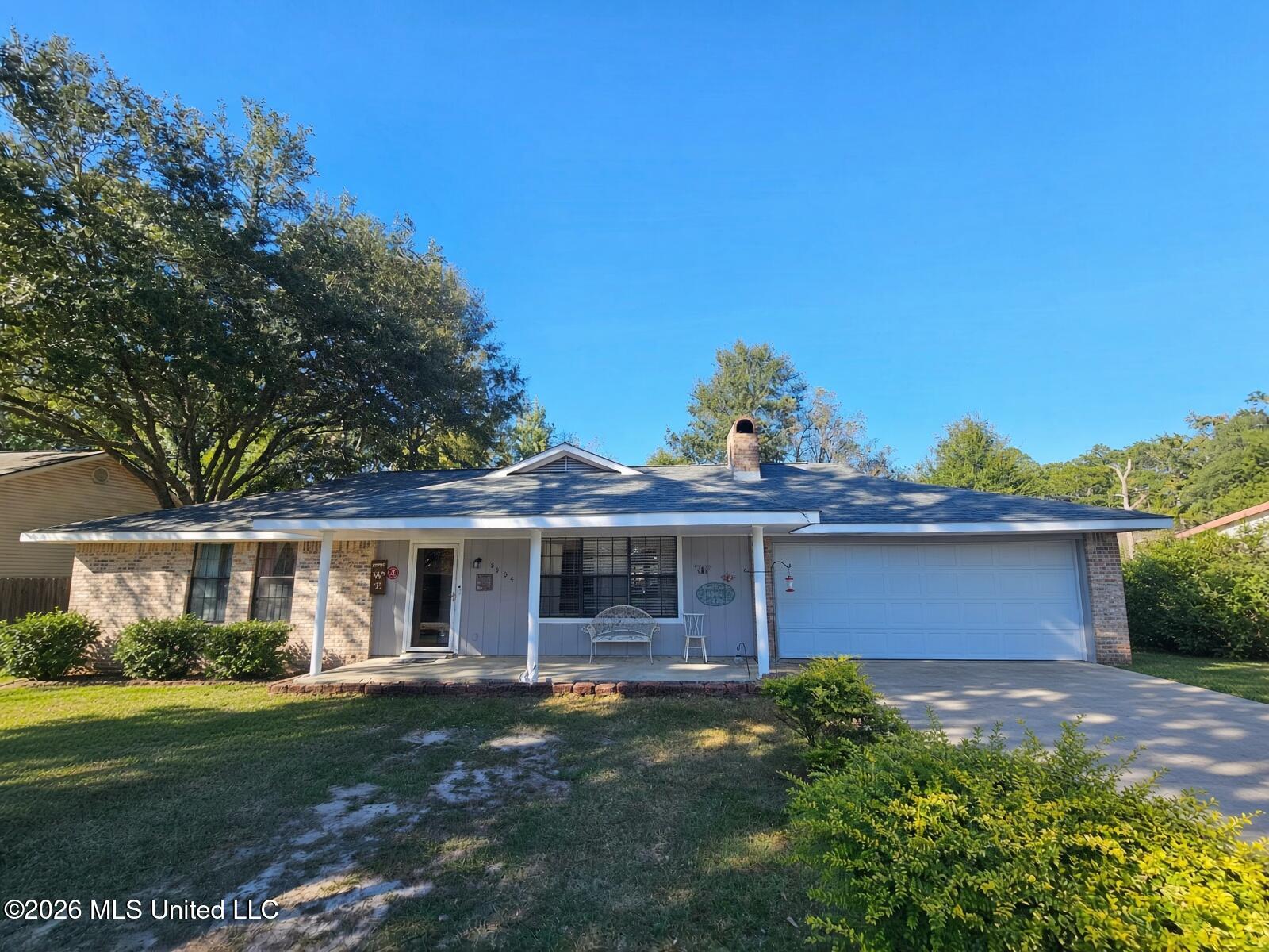 2404 Laura Drive Property Photo 1