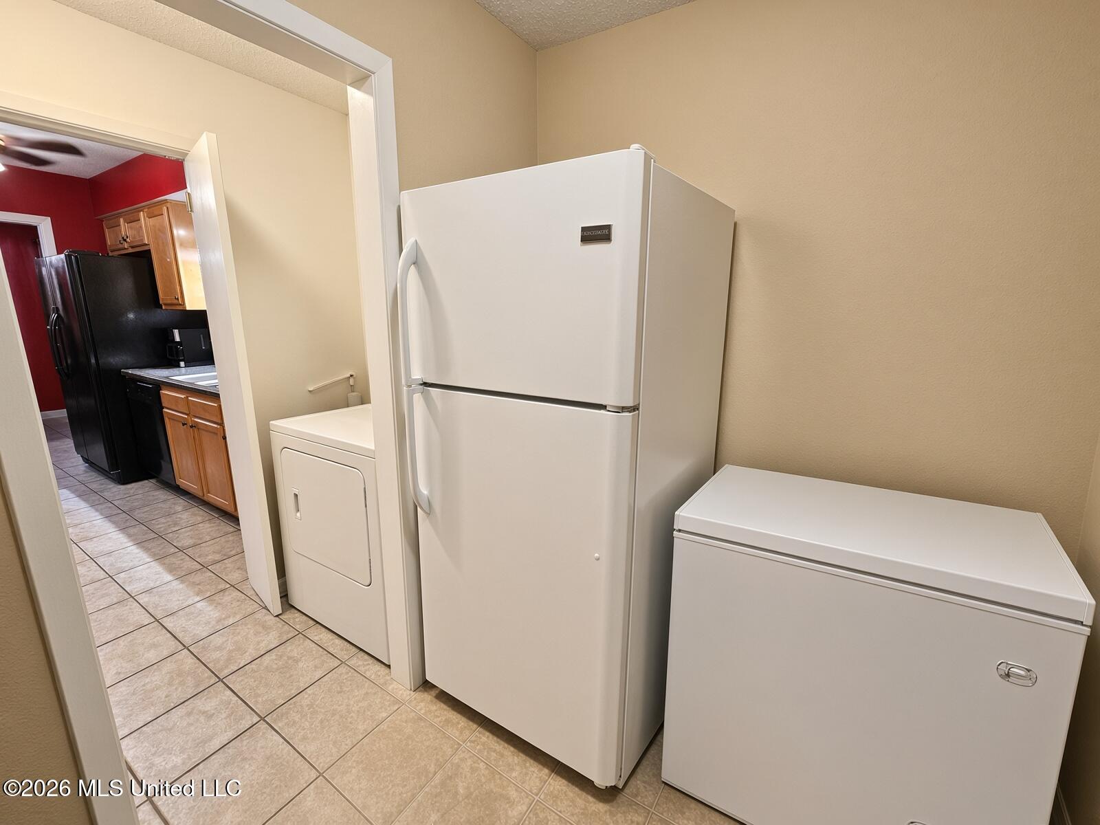 2404 Laura Drive Property Photo 11