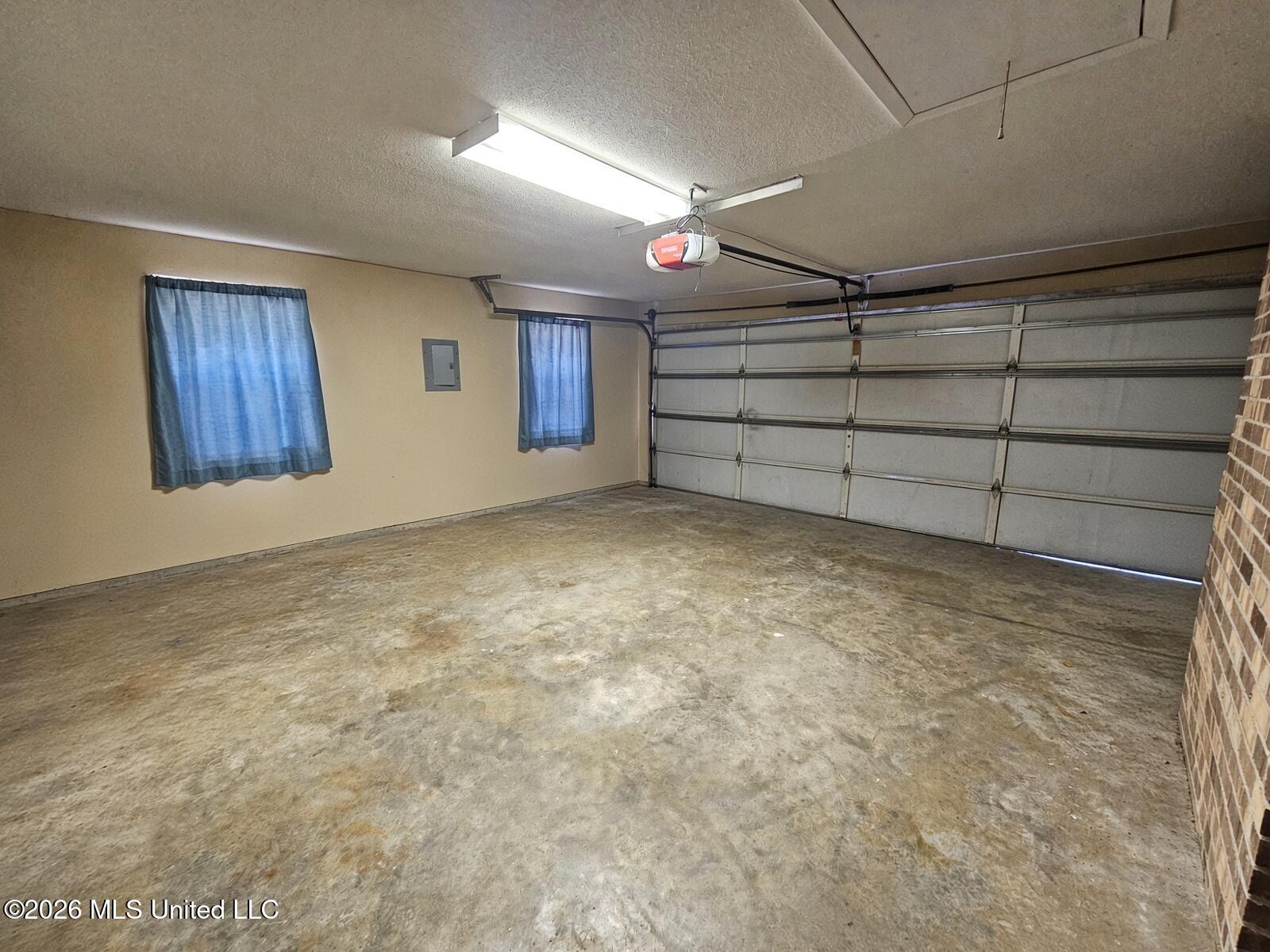 2404 Laura Drive Property Photo 20