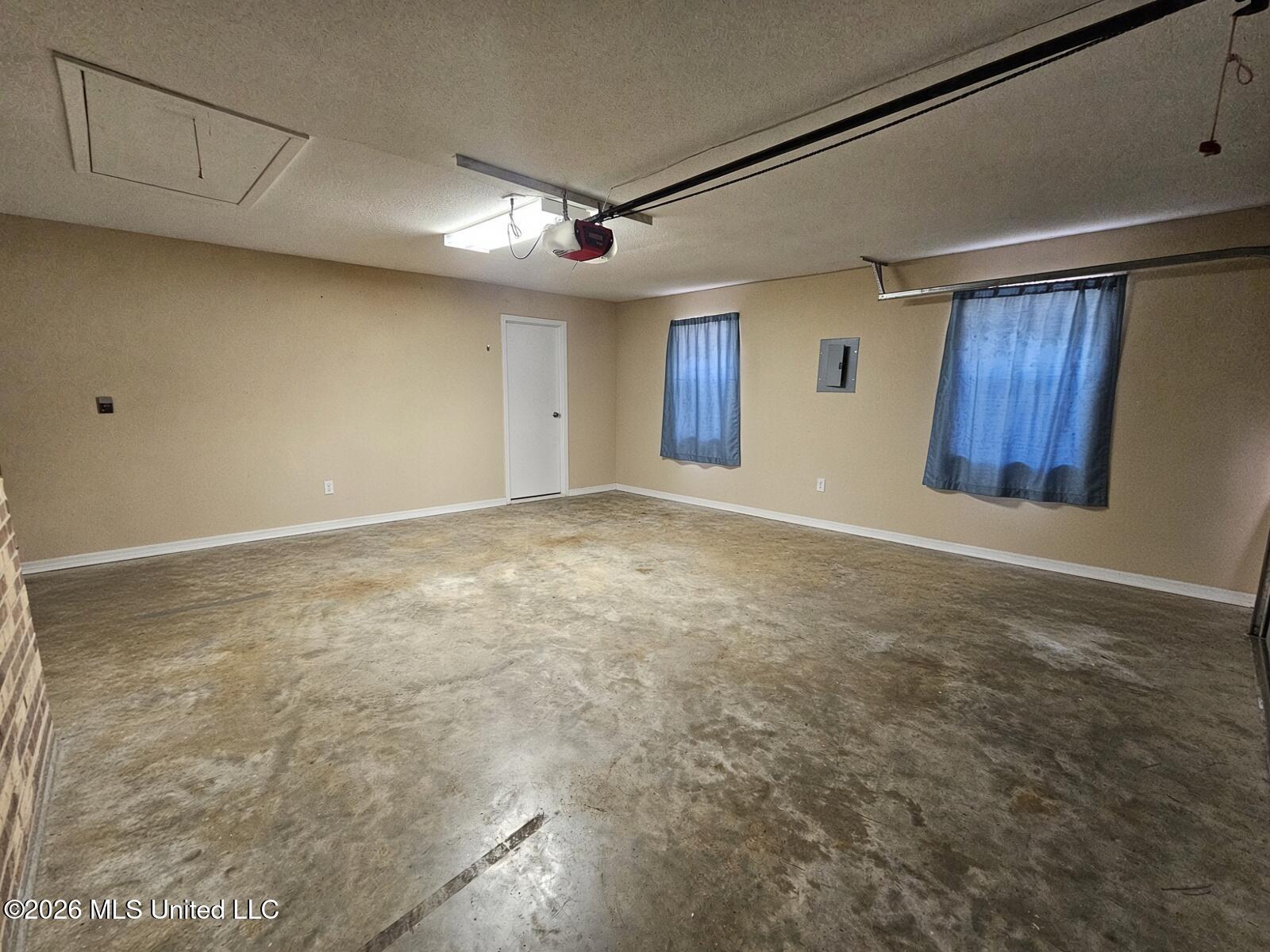 2404 Laura Drive Property Photo 21
