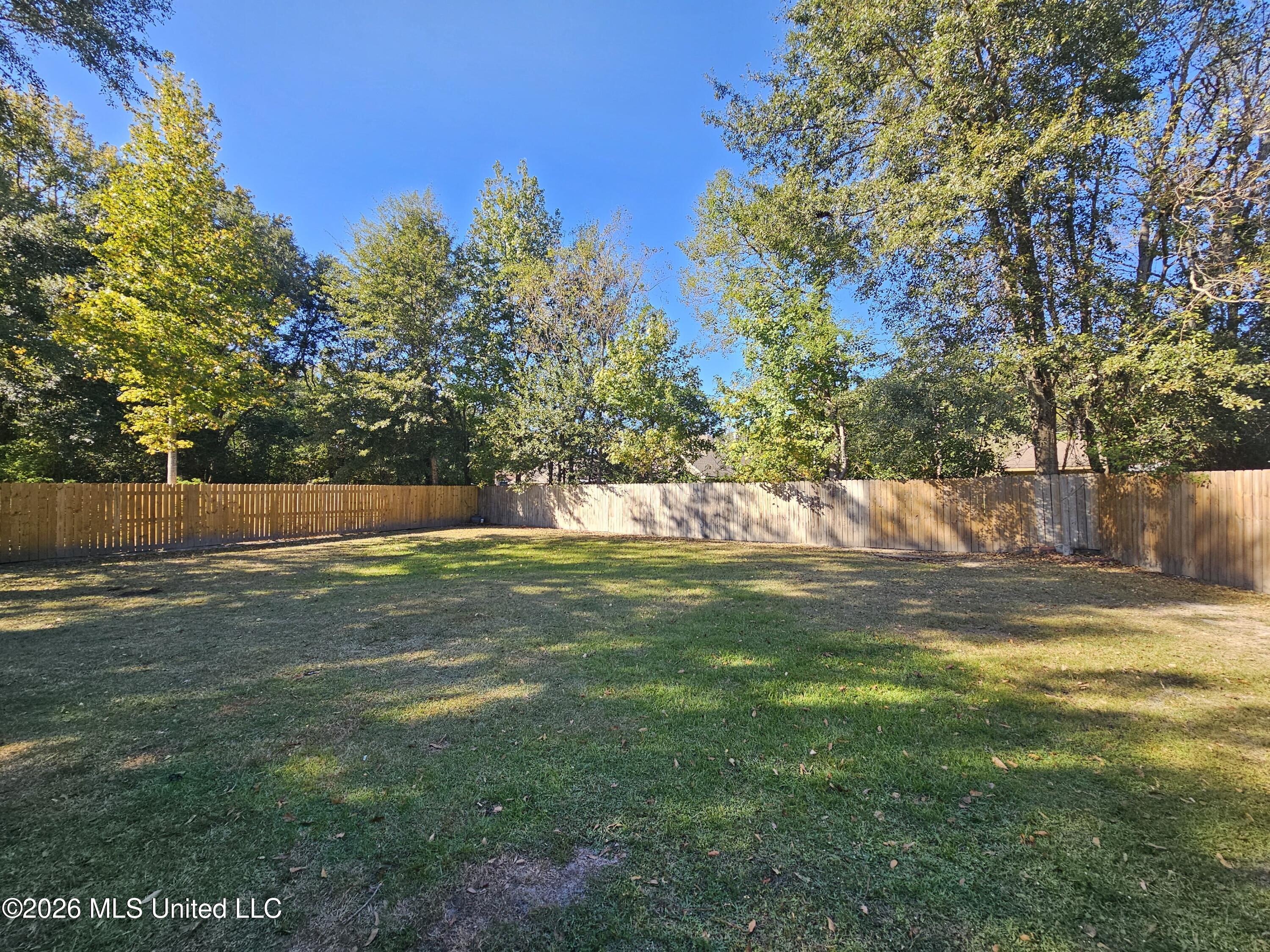 2404 Laura Drive Property Photo 25