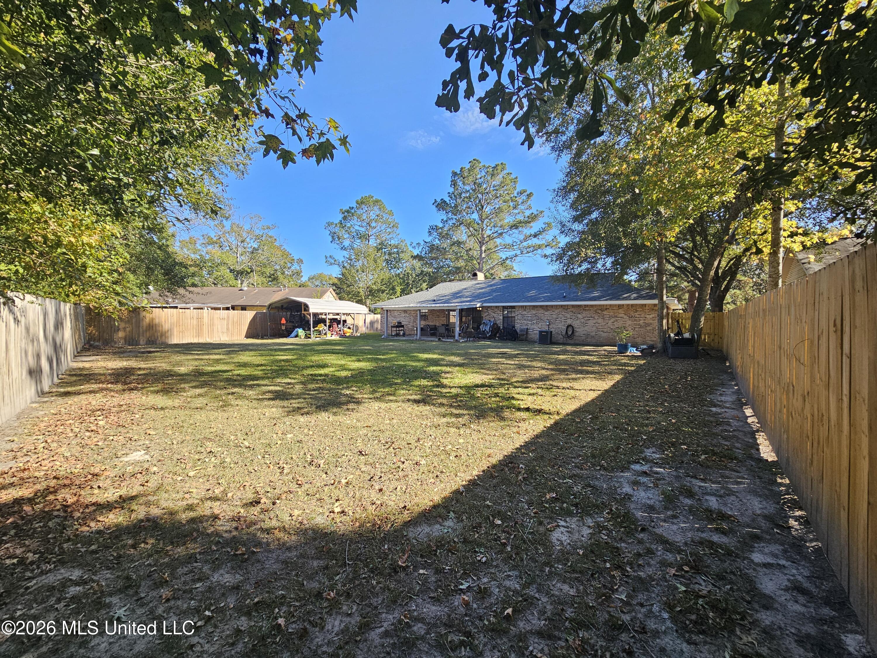 2404 Laura Drive Property Photo 28