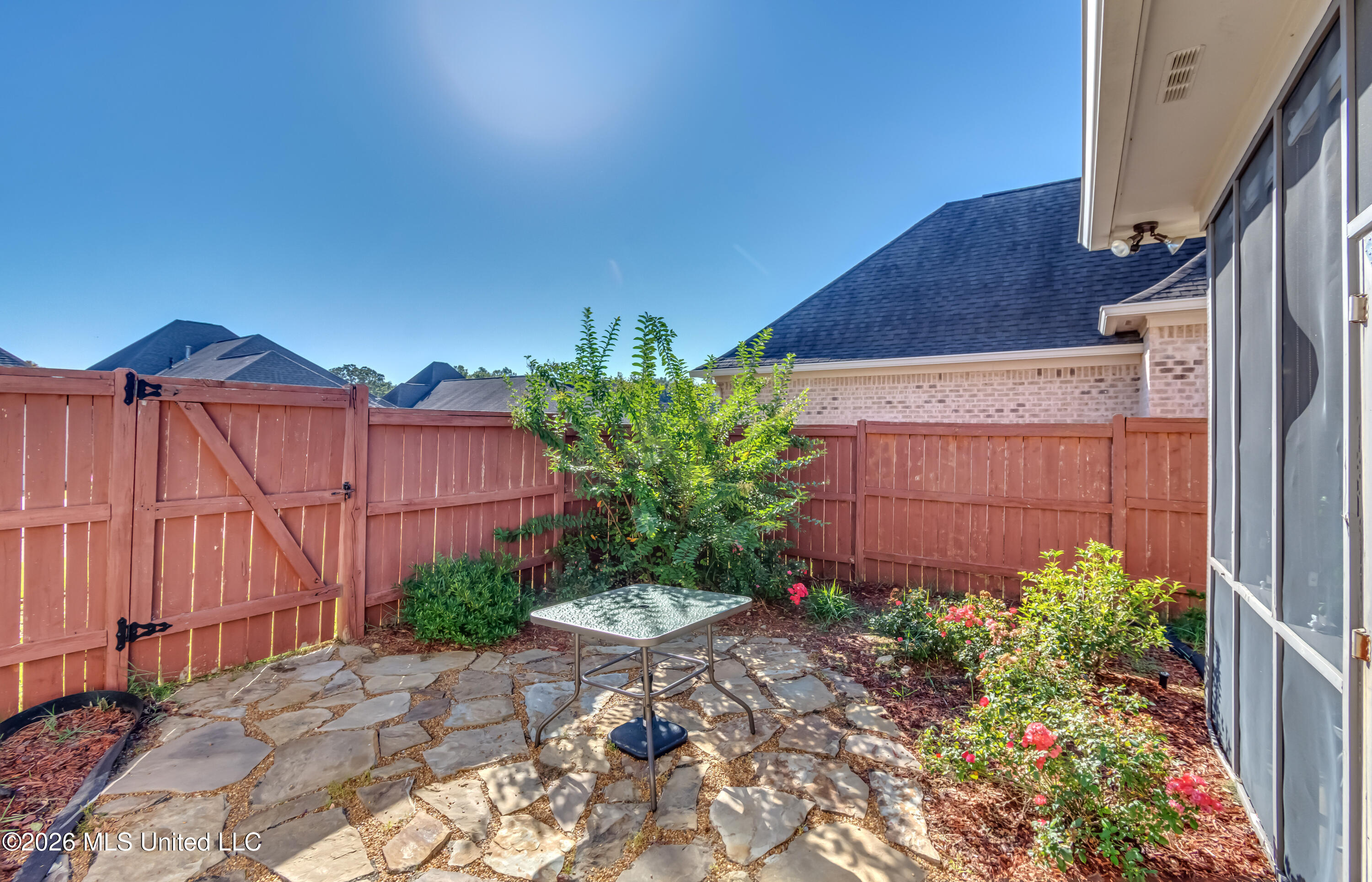20 Enclave Circle Property Photo 8