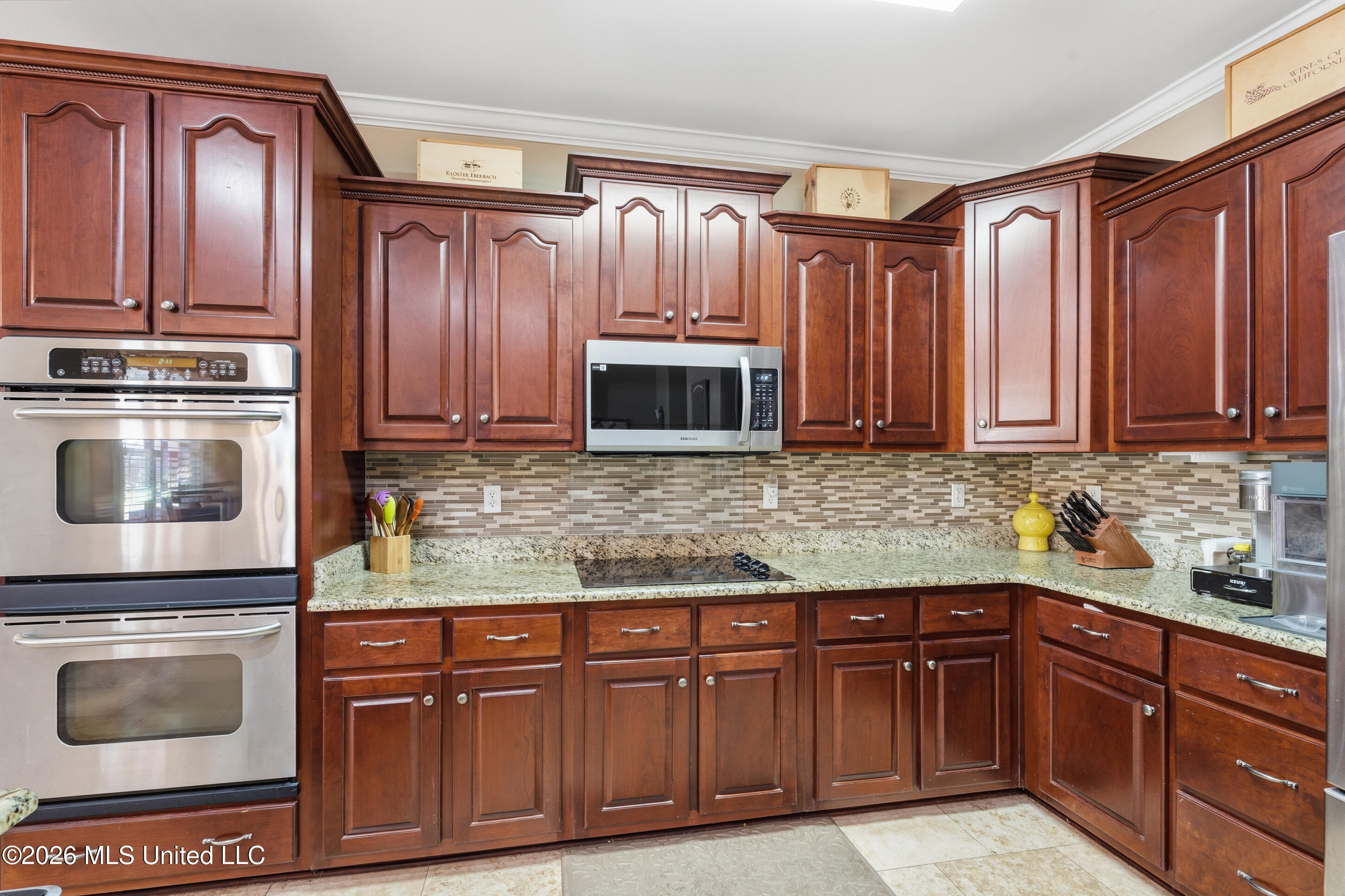 8828 Shallow Creek Drive Property Photo 6