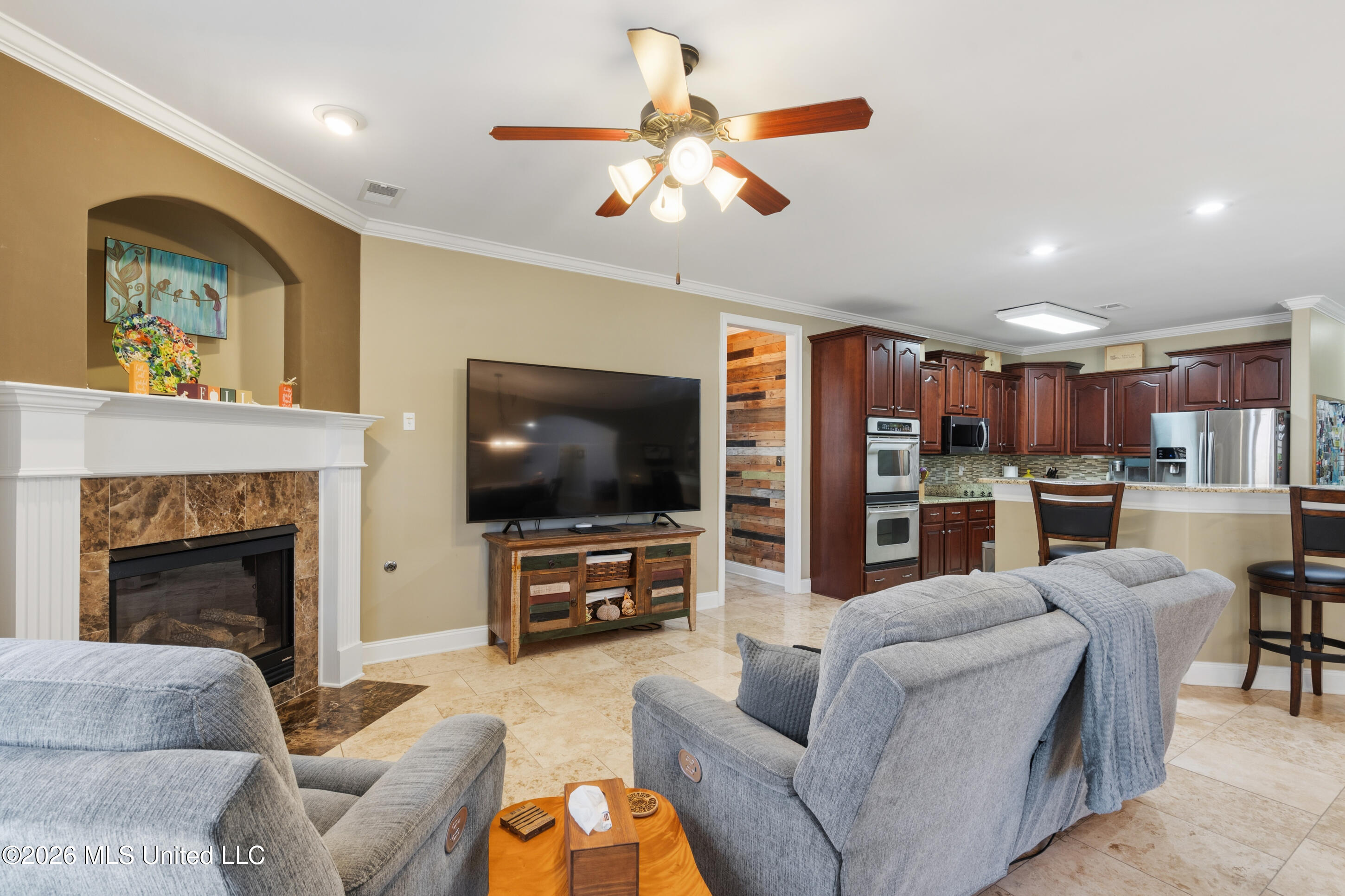 8828 Shallow Creek Drive Property Photo 10