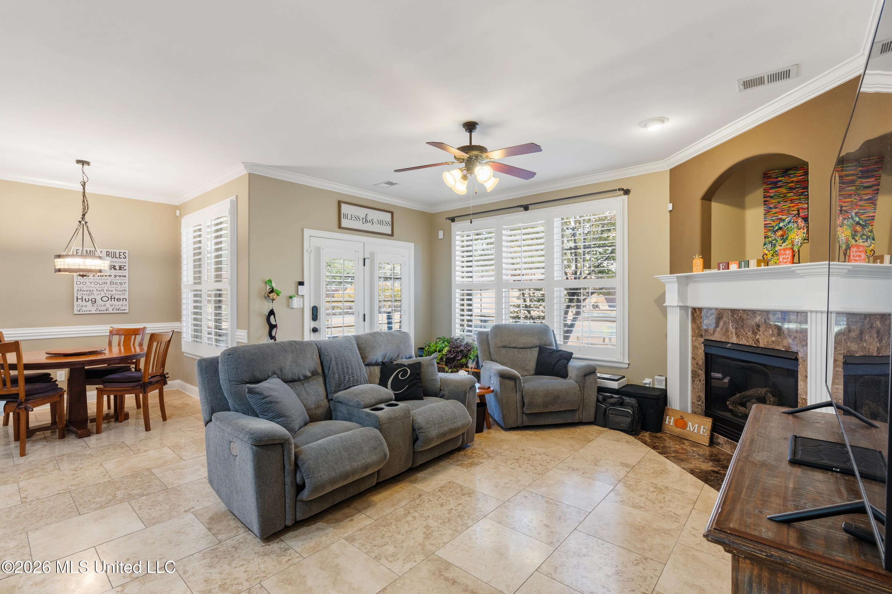 8828 Shallow Creek Drive Property Photo 11