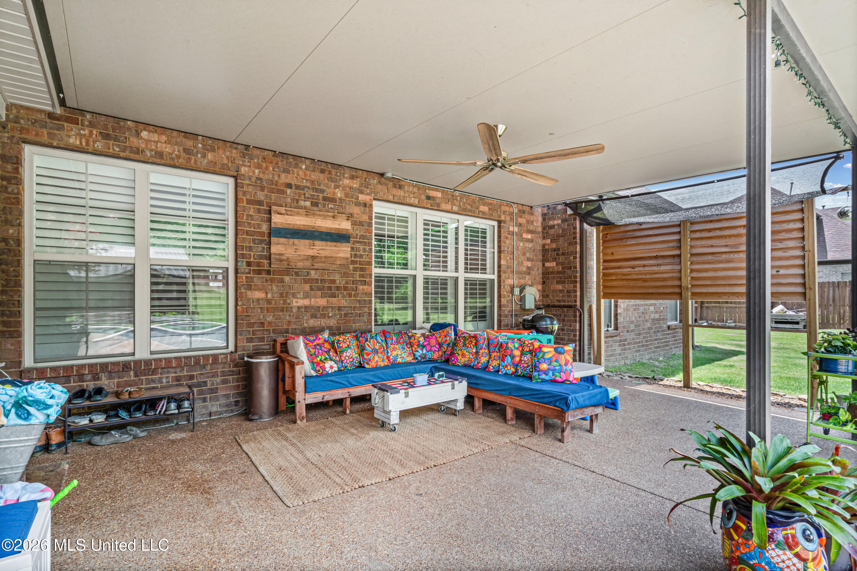 8828 Shallow Creek Drive Property Photo 12