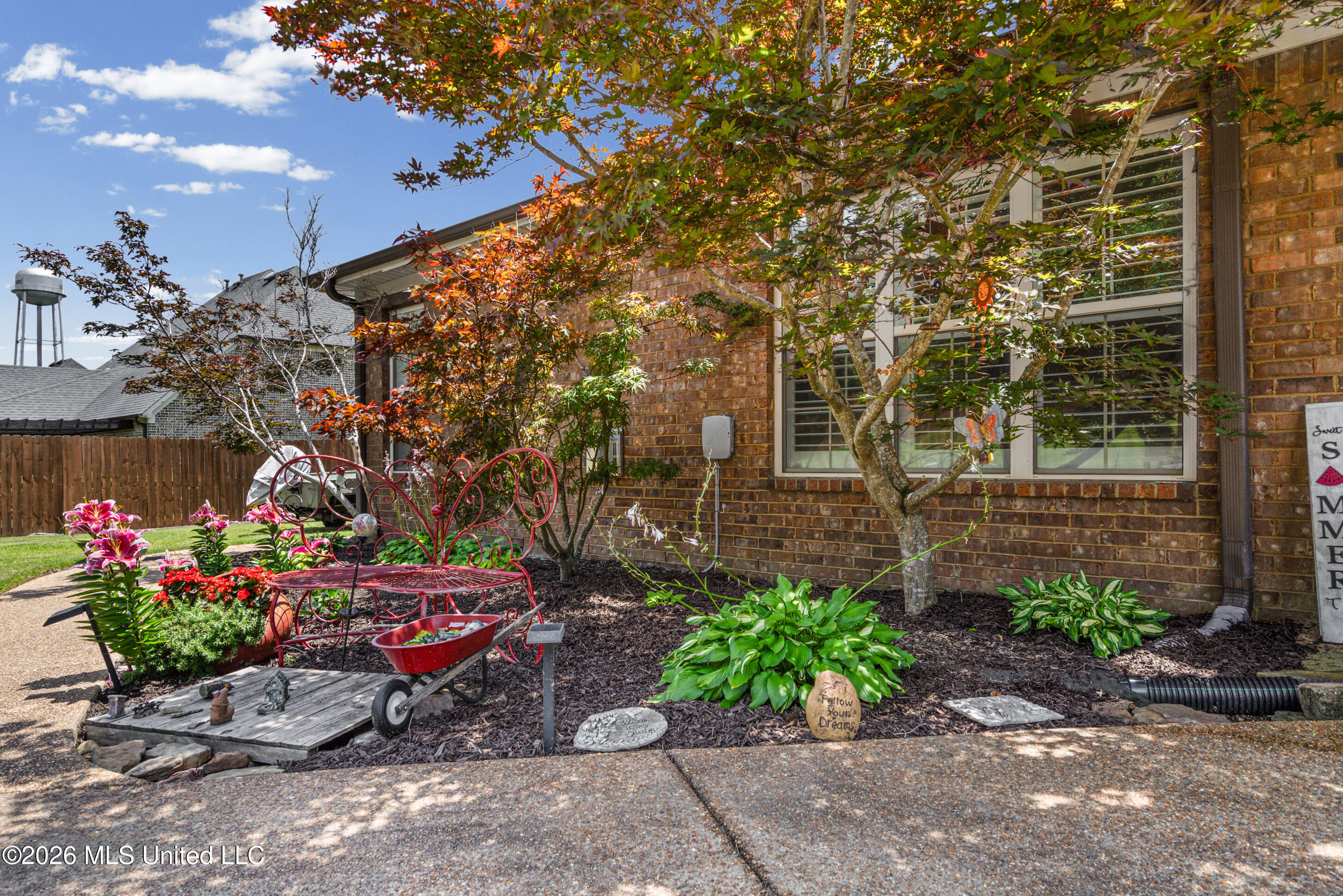8828 Shallow Creek Drive Property Photo 14