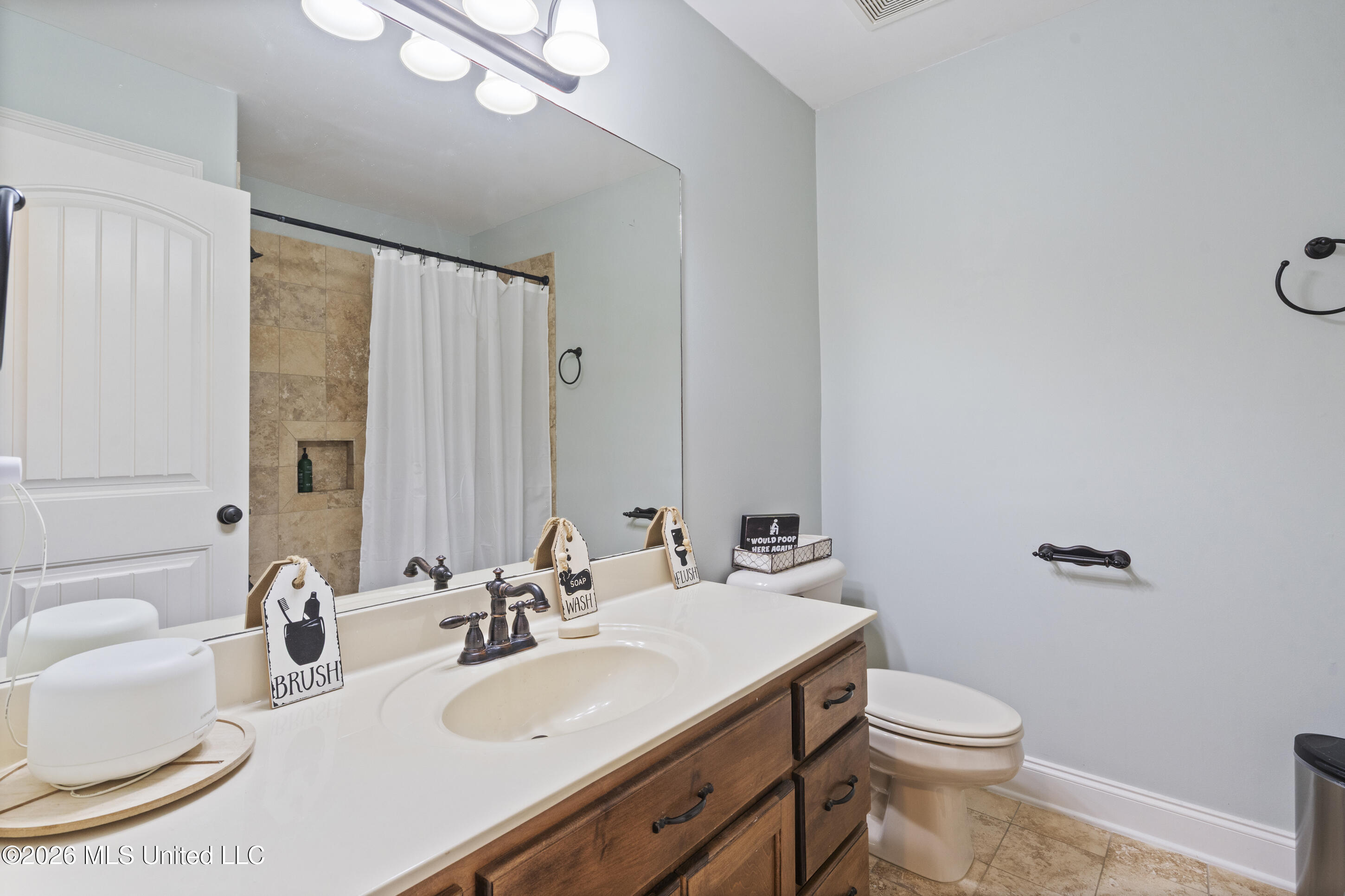 8828 Shallow Creek Drive Property Photo 37